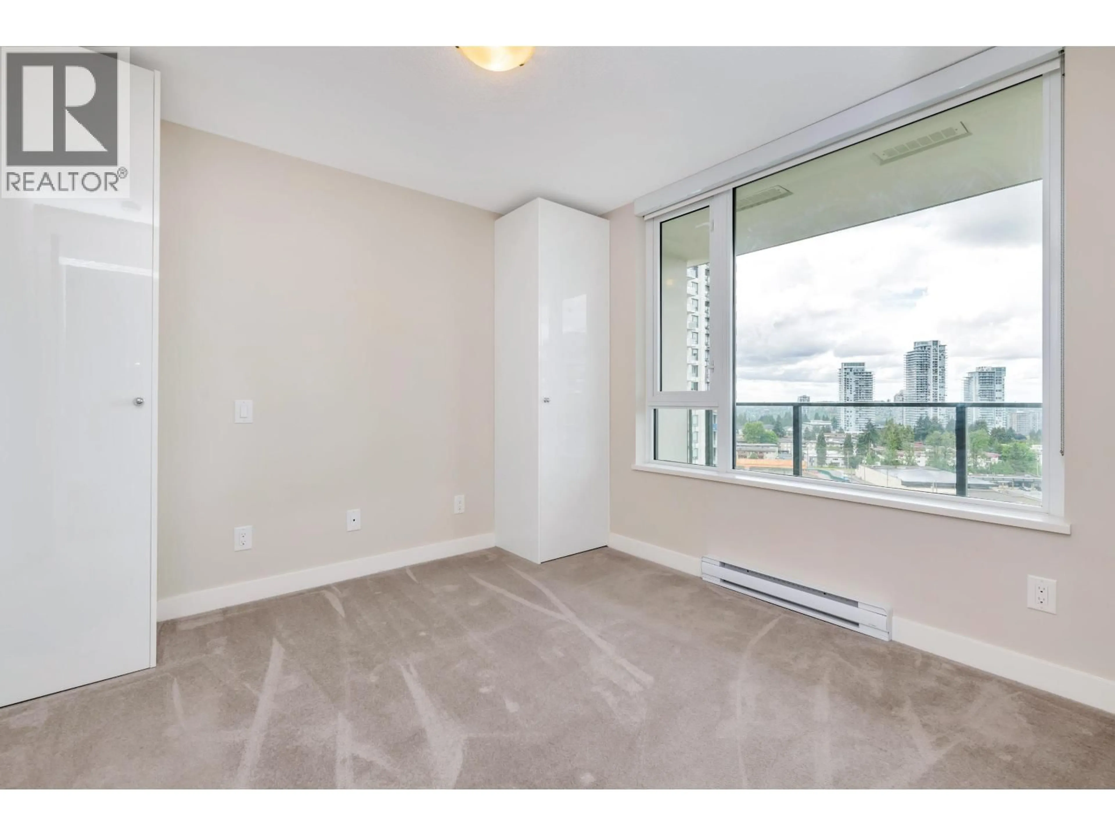 A pic of a room for 1407 - 602 COMO LAKE AVENUE, Coquitlam British Columbia V3J0G2