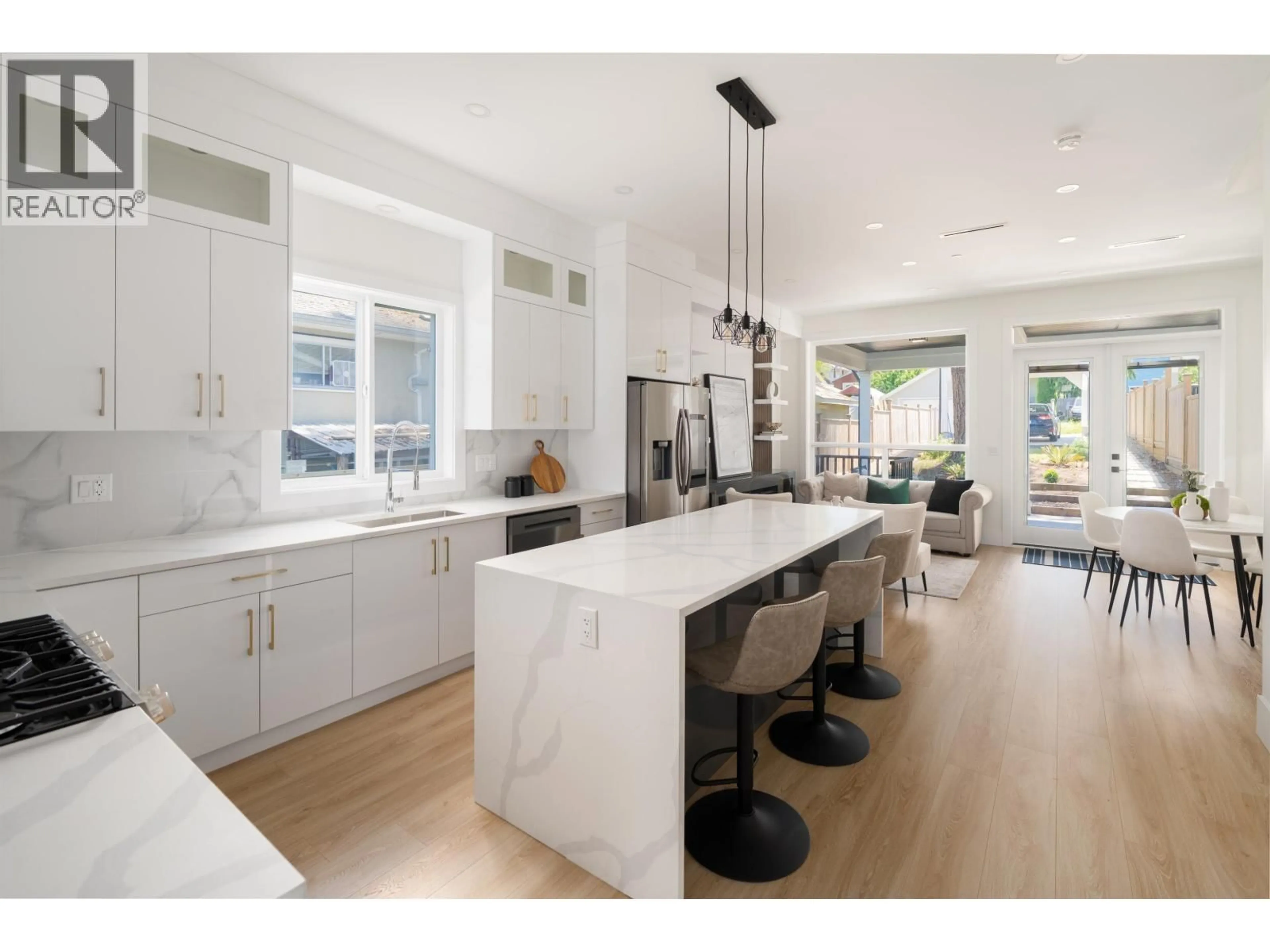 Open concept kitchen, unknown for 1 - 122 EIGHTH AVENUE, New Westminster British Columbia V3L1X8