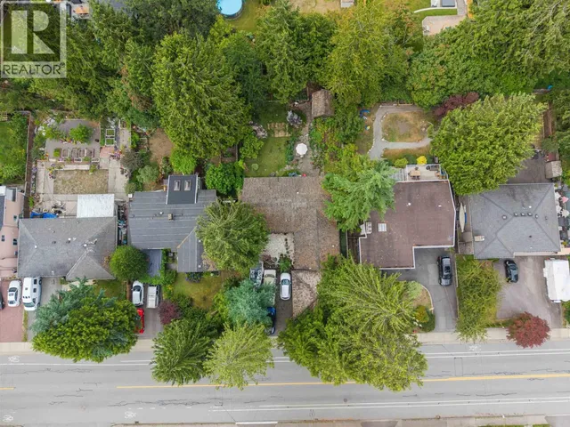 886 29TH STREET, North Vancouver 2