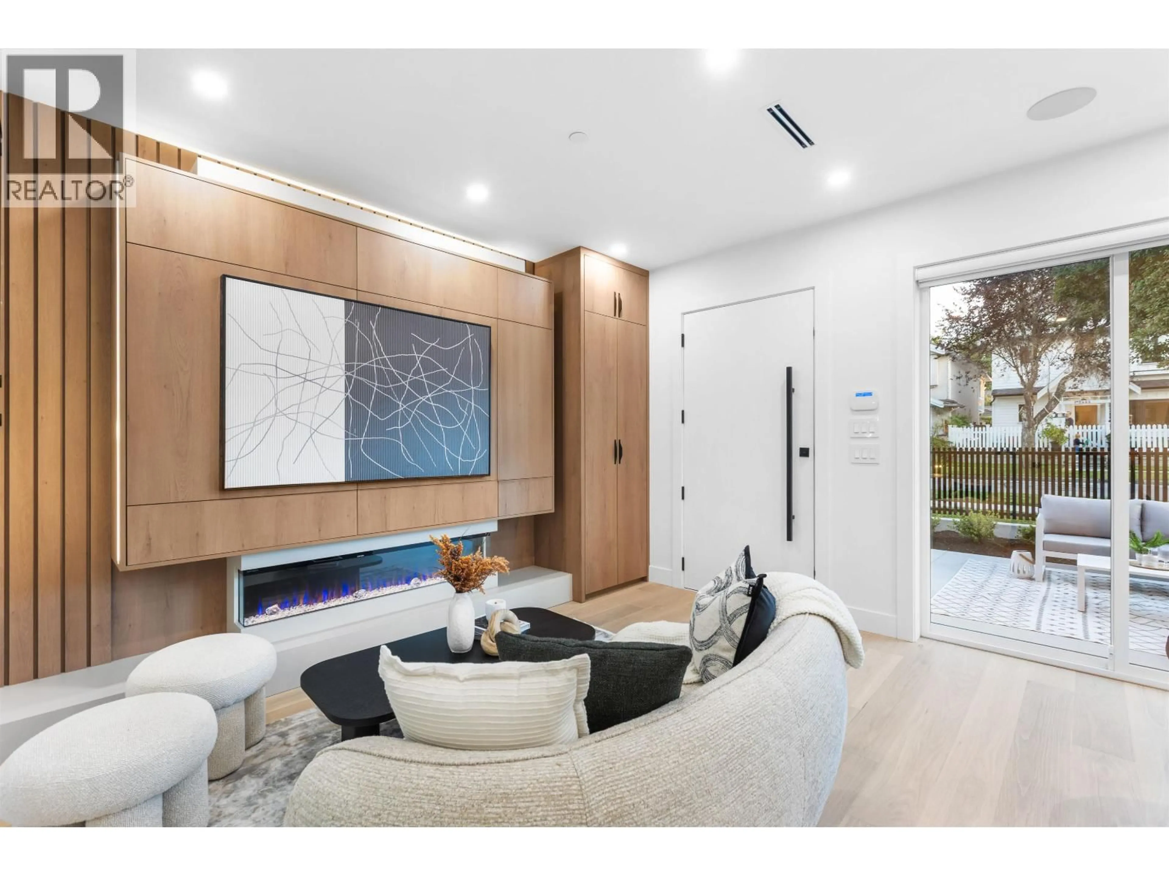 Unknown for 1 - 2435 NAPIER STREET, Vancouver British Columbia V5K2W2