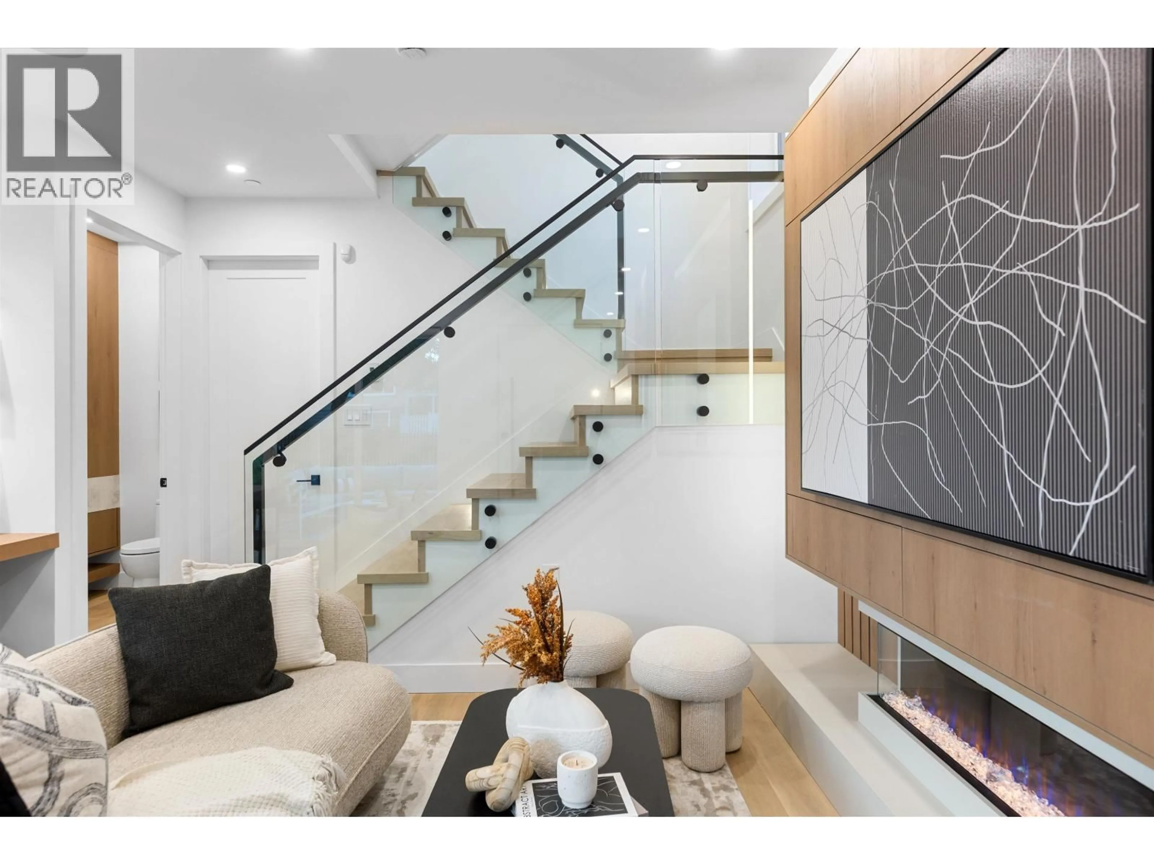 Stairs for 1 - 2435 NAPIER STREET, Vancouver British Columbia V5K2W2