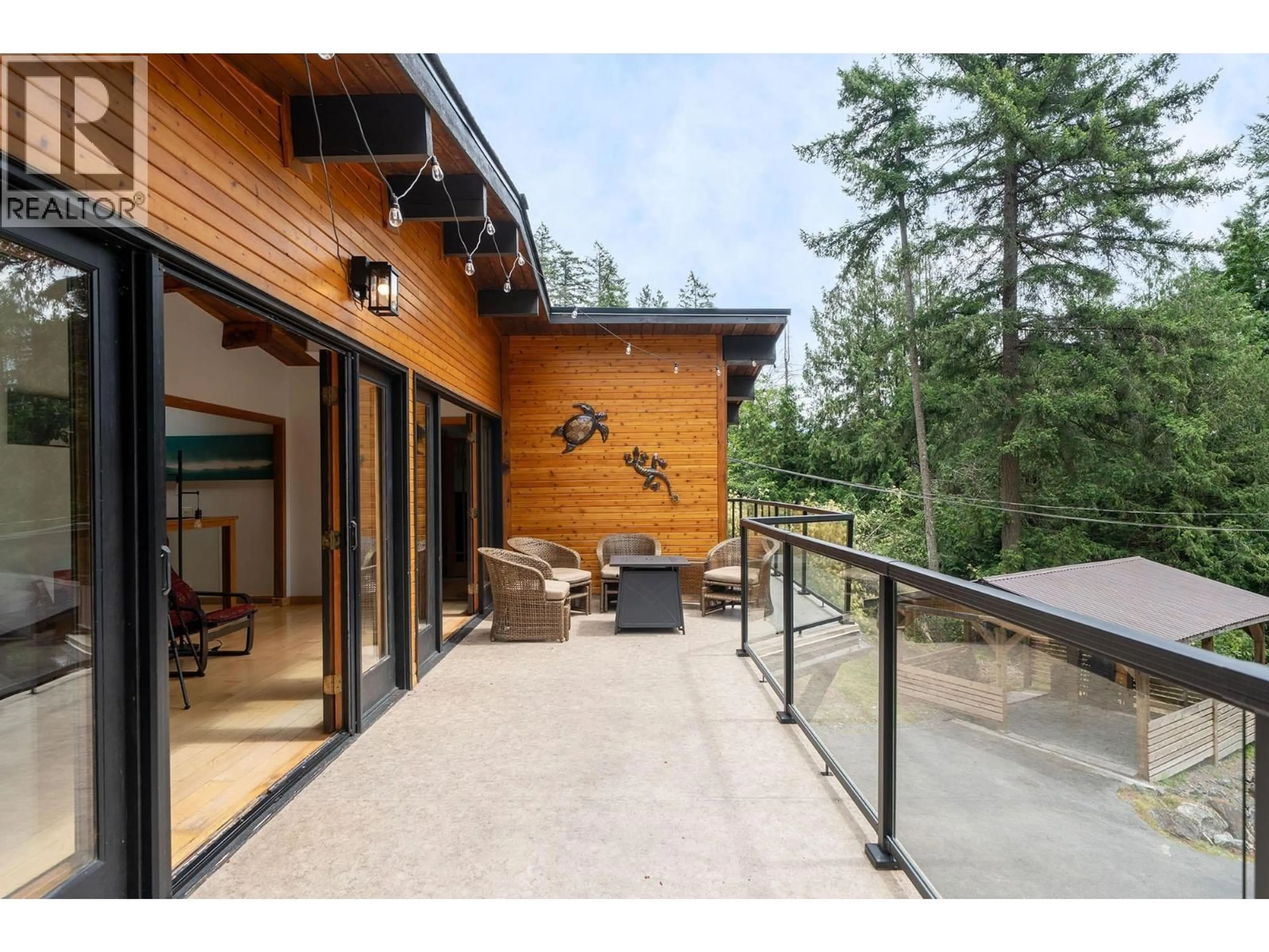 Patio, mountain view for 1222 MILLER ROAD, Bowen Island British Columbia V0N1G1