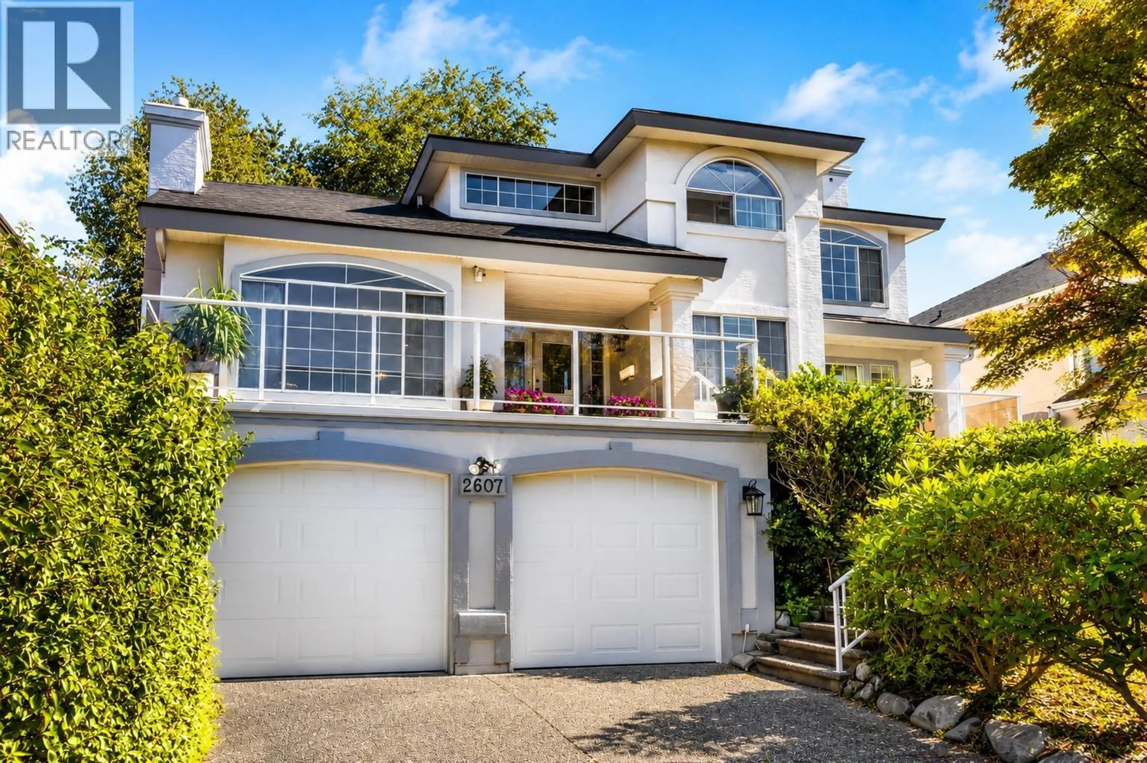 Home with vinyl exterior material, street for 2607 PANORAMA DRIVE, Coquitlam British Columbia V3E2W1