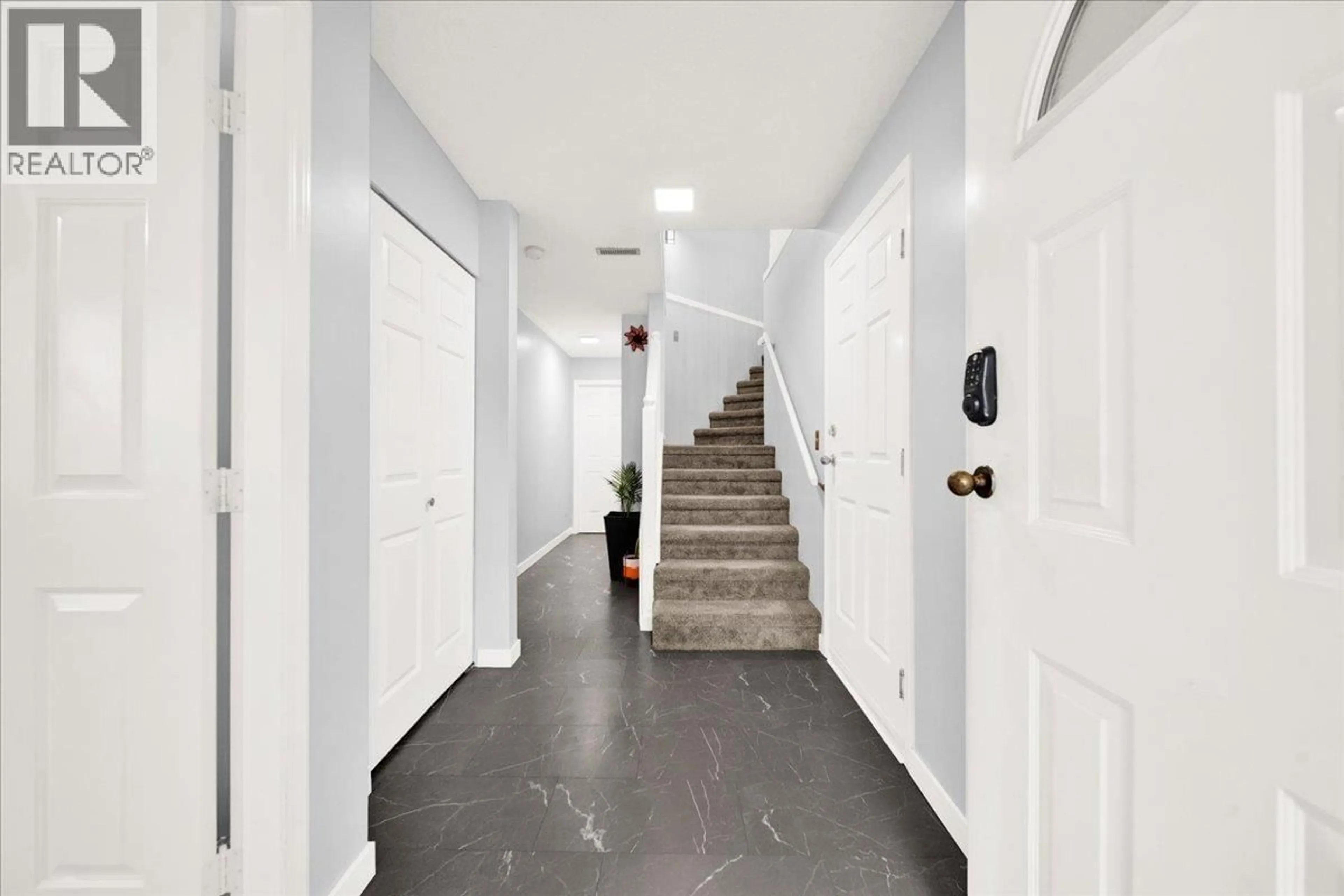 Indoor foyer for 22915 125A AVENUE, Maple Ridge British Columbia V2X0N3