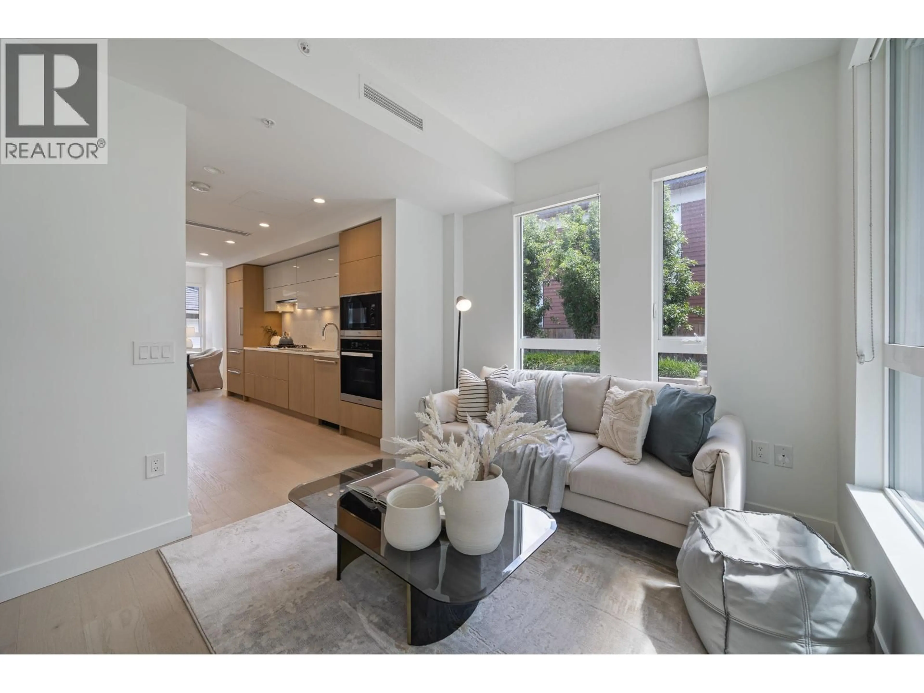 Living room with furniture, unknown for 477 KING EDWARD AVENUE, Vancouver British Columbia V5Y2J3