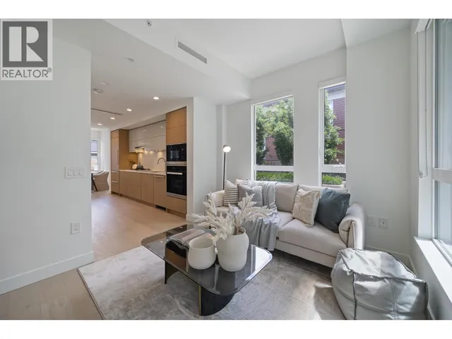 477 KING EDWARD AVENUE, Vancouver 2