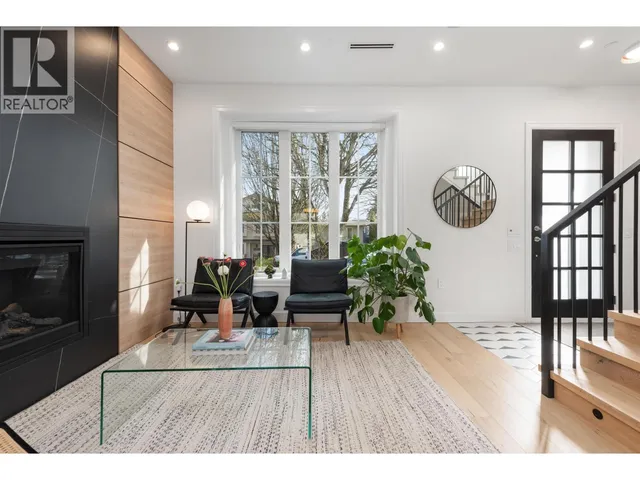 5059 SHERBROOKE STREET, Vancouver 3