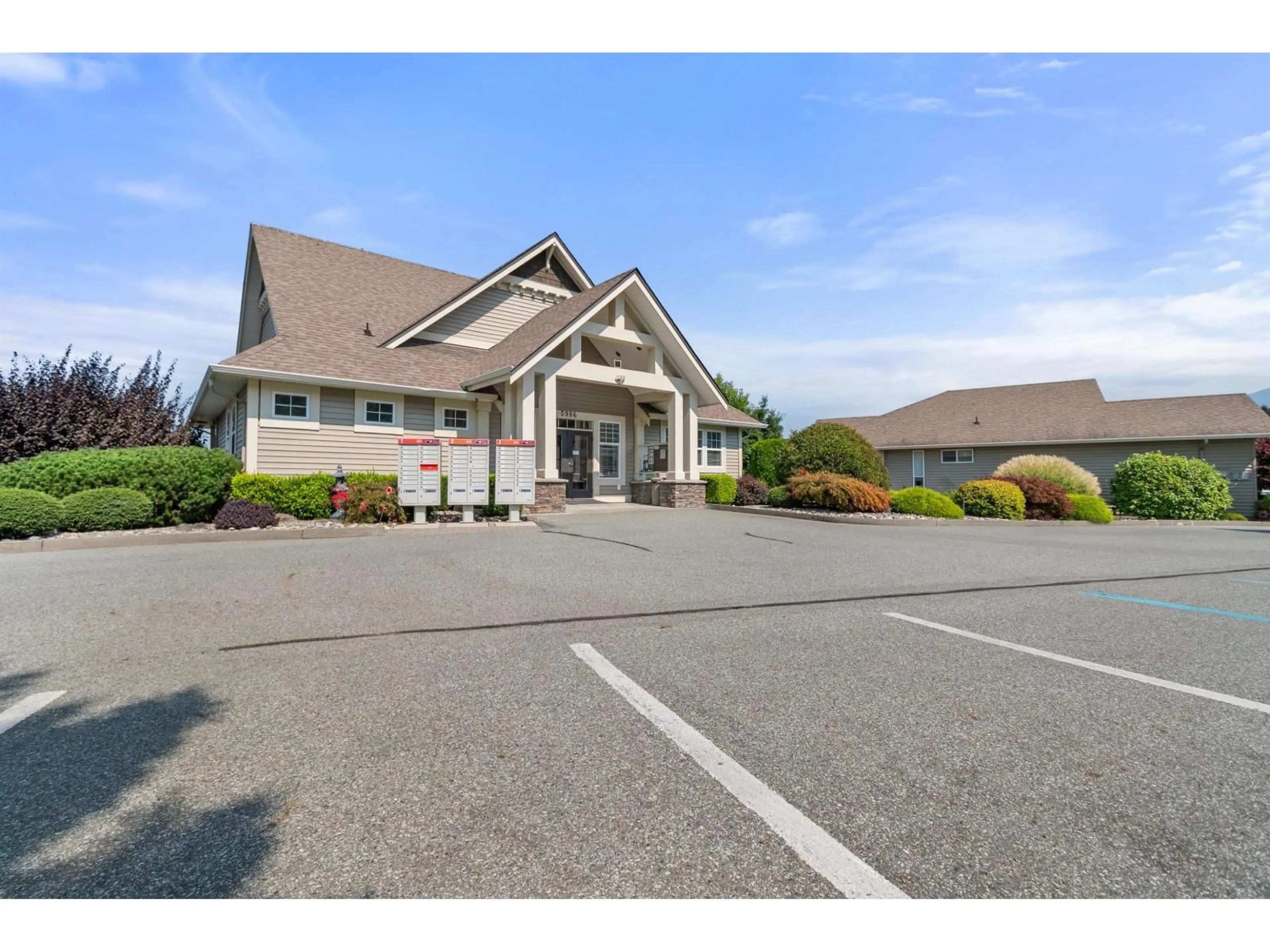 Indoor foyer for 5976 HUNTER CREEK CRESCENT, Chilliwack British Columbia V2R0B7
