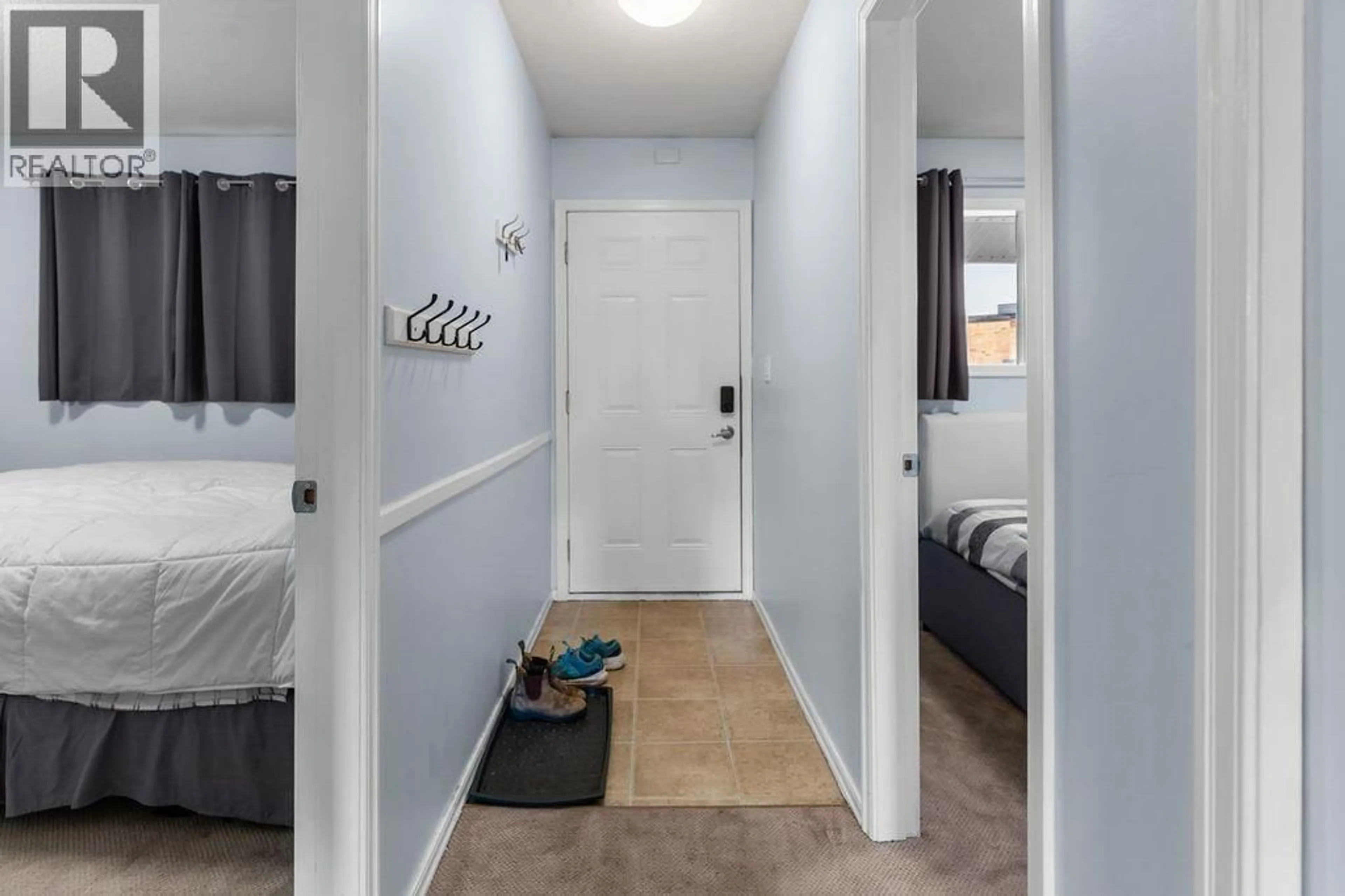 Indoor entryway for 205 - 106 MCDERMID DRIVE, Prince George British Columbia V2M4T6