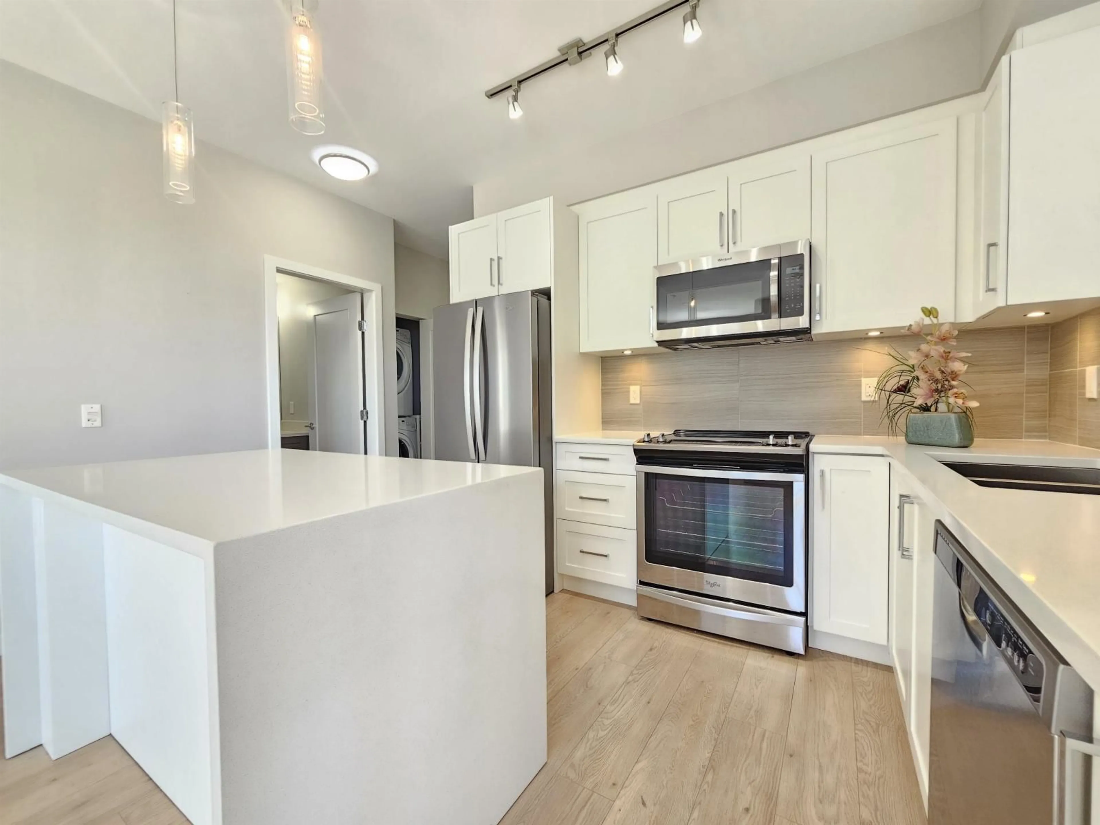 Open concept kitchen, unknown for E208 - 20211 66 AVENUE, Langley British Columbia V2Y0L4