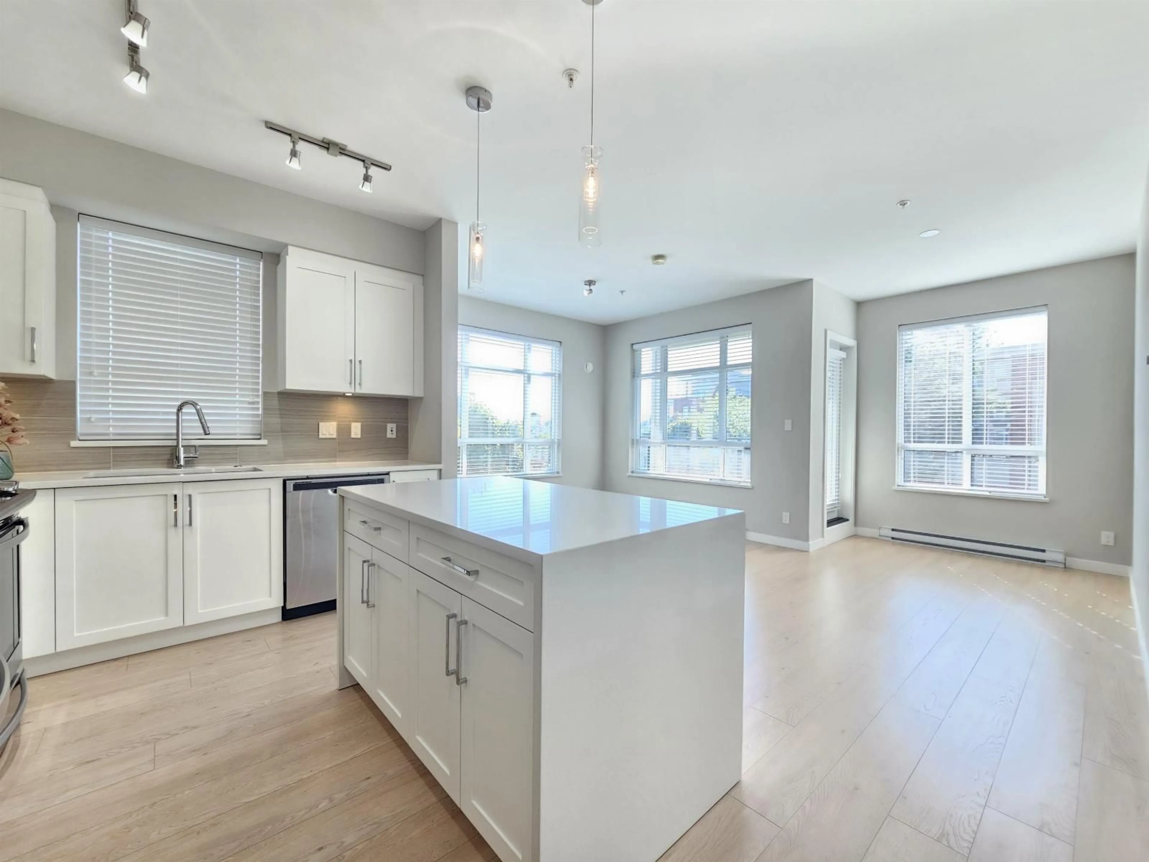 Open concept kitchen, unknown for E208 - 20211 66 AVENUE, Langley British Columbia V2Y0L4
