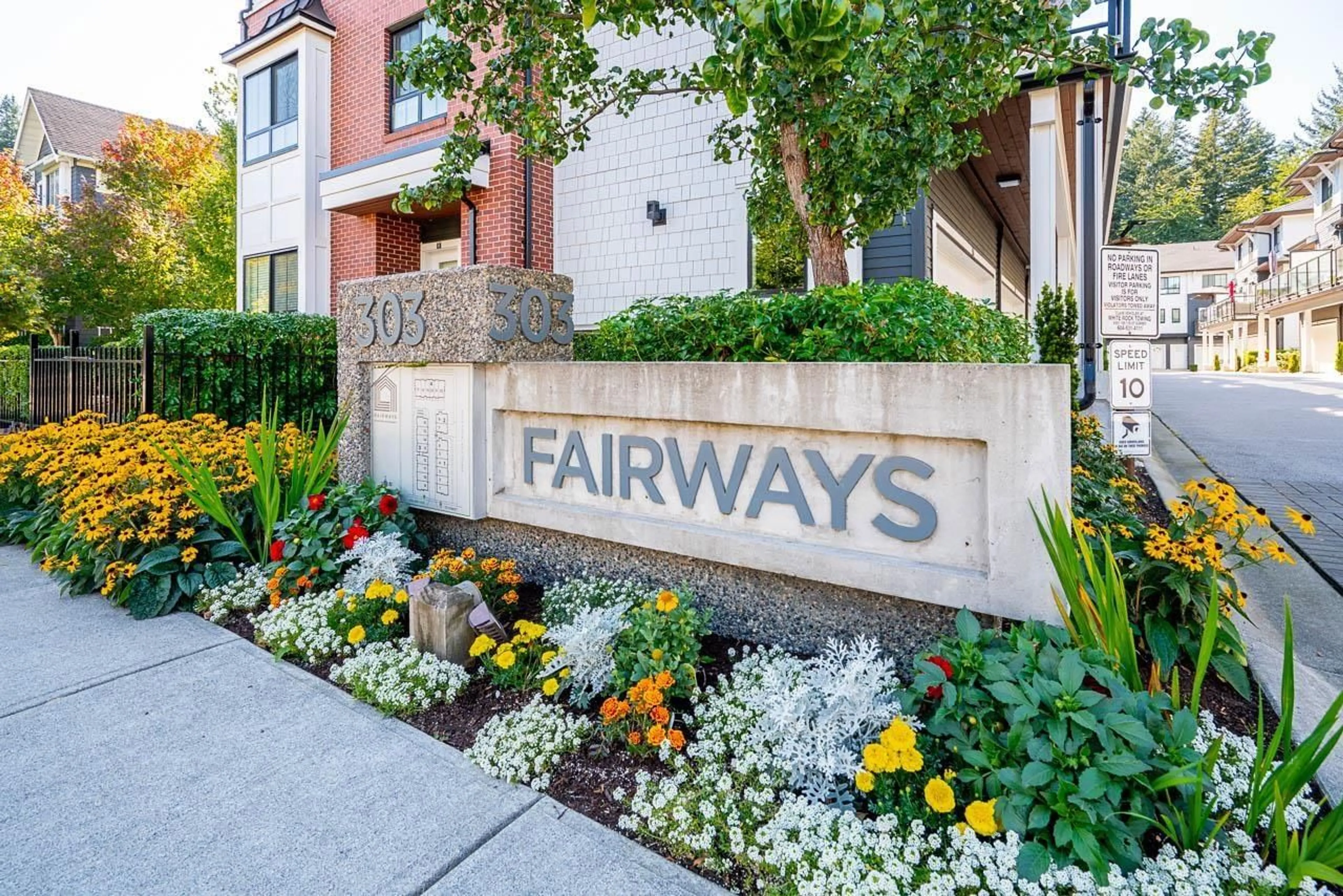 Indoor entryway for 13 - 303 171 STREET, Surrey British Columbia V3Z9P4