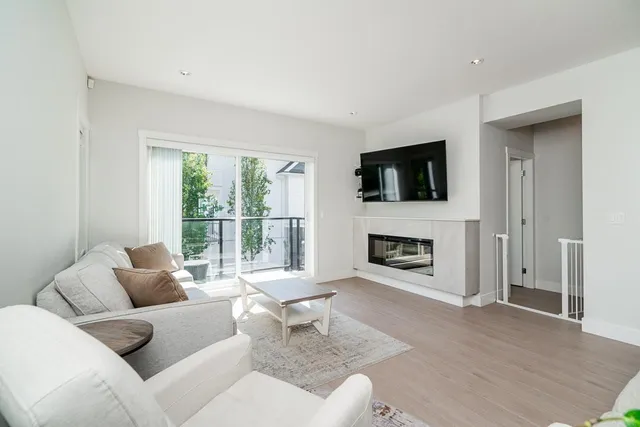 13 - 303 171 STREET, Surrey 5