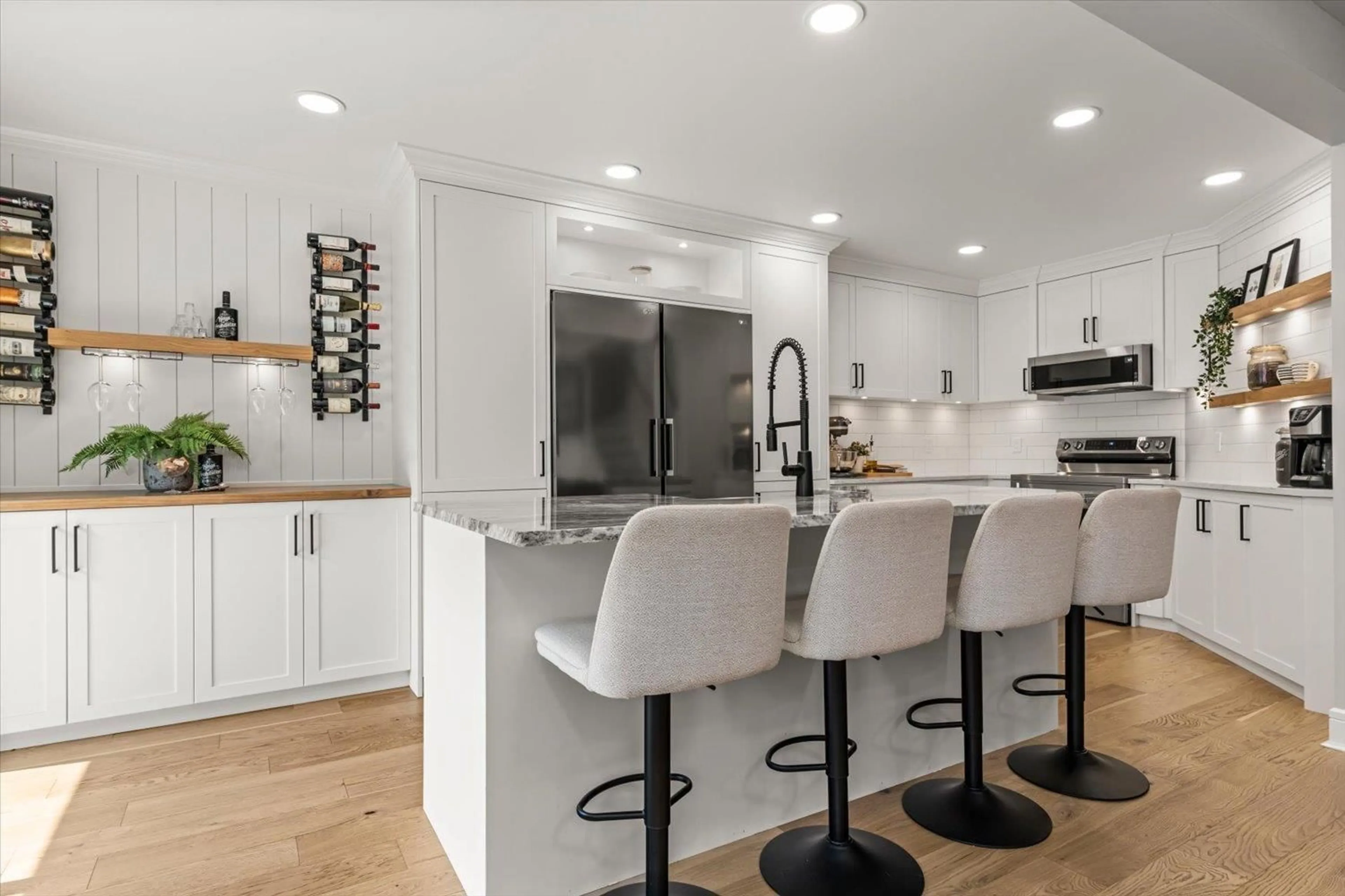 Open concept kitchen, unknown for 176 - 6450 VEDDER ROAD, Chilliwack British Columbia V2R5N7