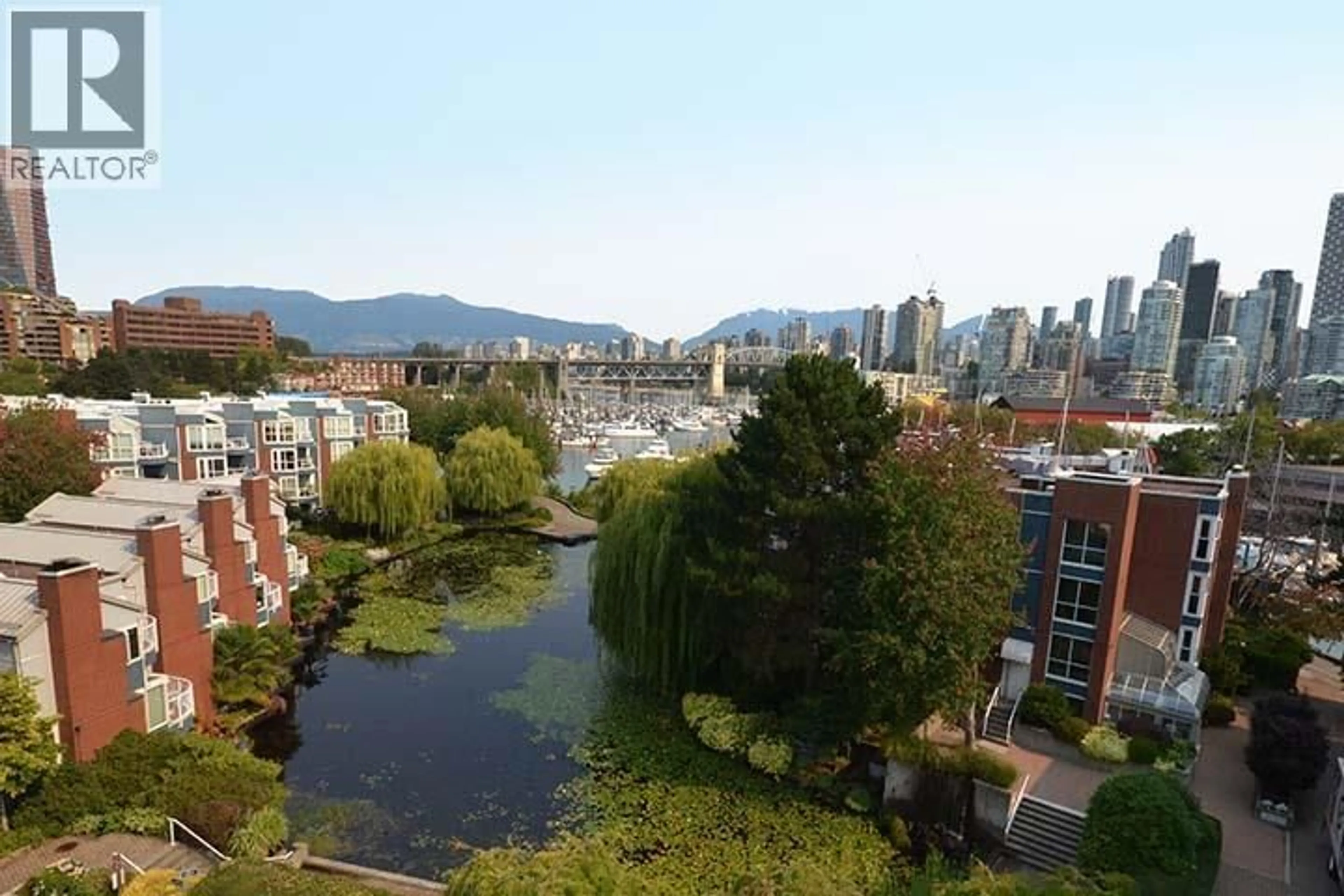 A pic from outside/outdoor area/front of a property/back of a property/a pic from drone, city buildings view from balcony for 547 - 1515 2ND AVENUE, Vancouver British Columbia V6J5C5