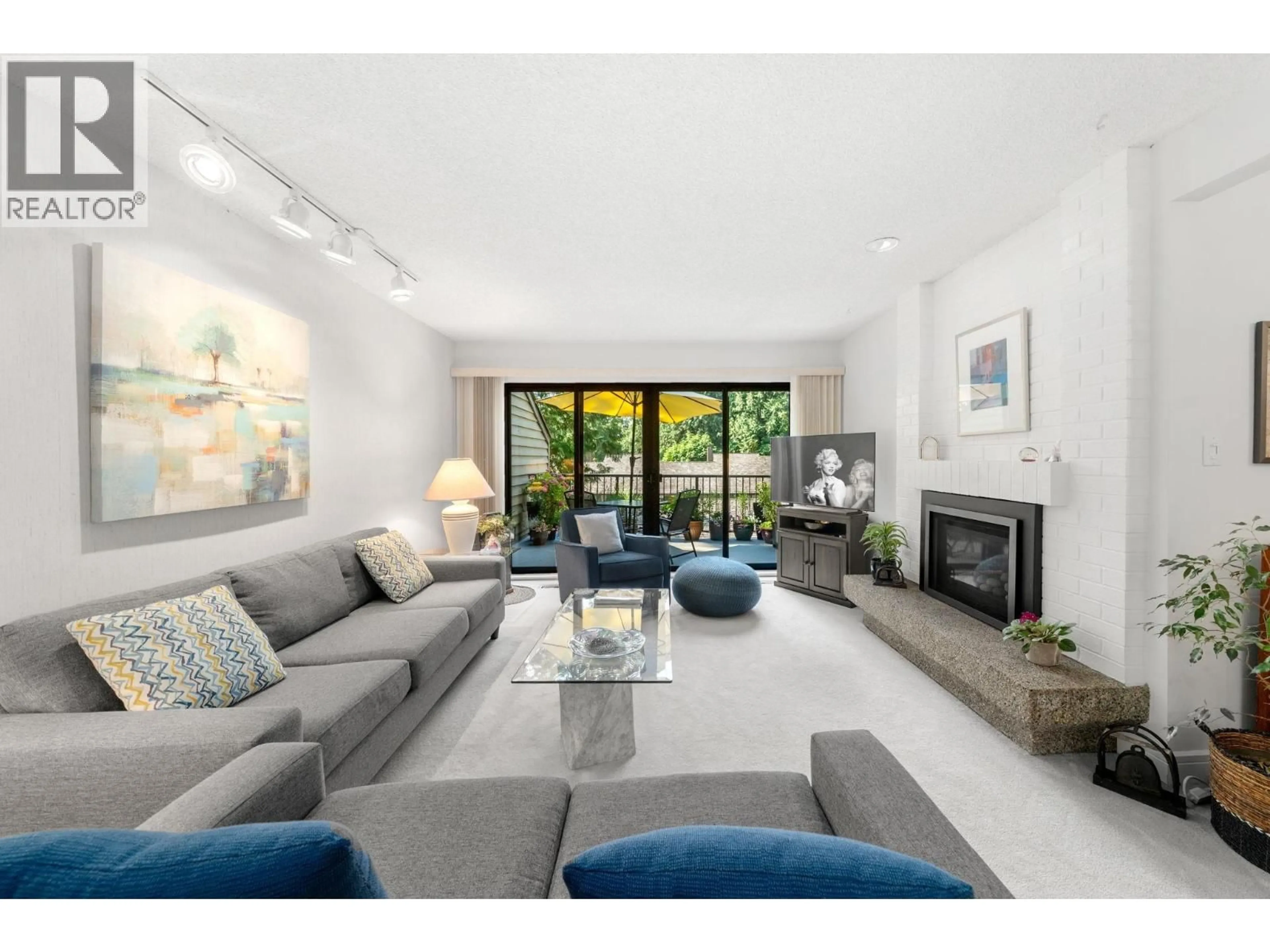 Living room with furniture, unknown for 826 FREDERICK ROAD, North Vancouver British Columbia V7K2Y3