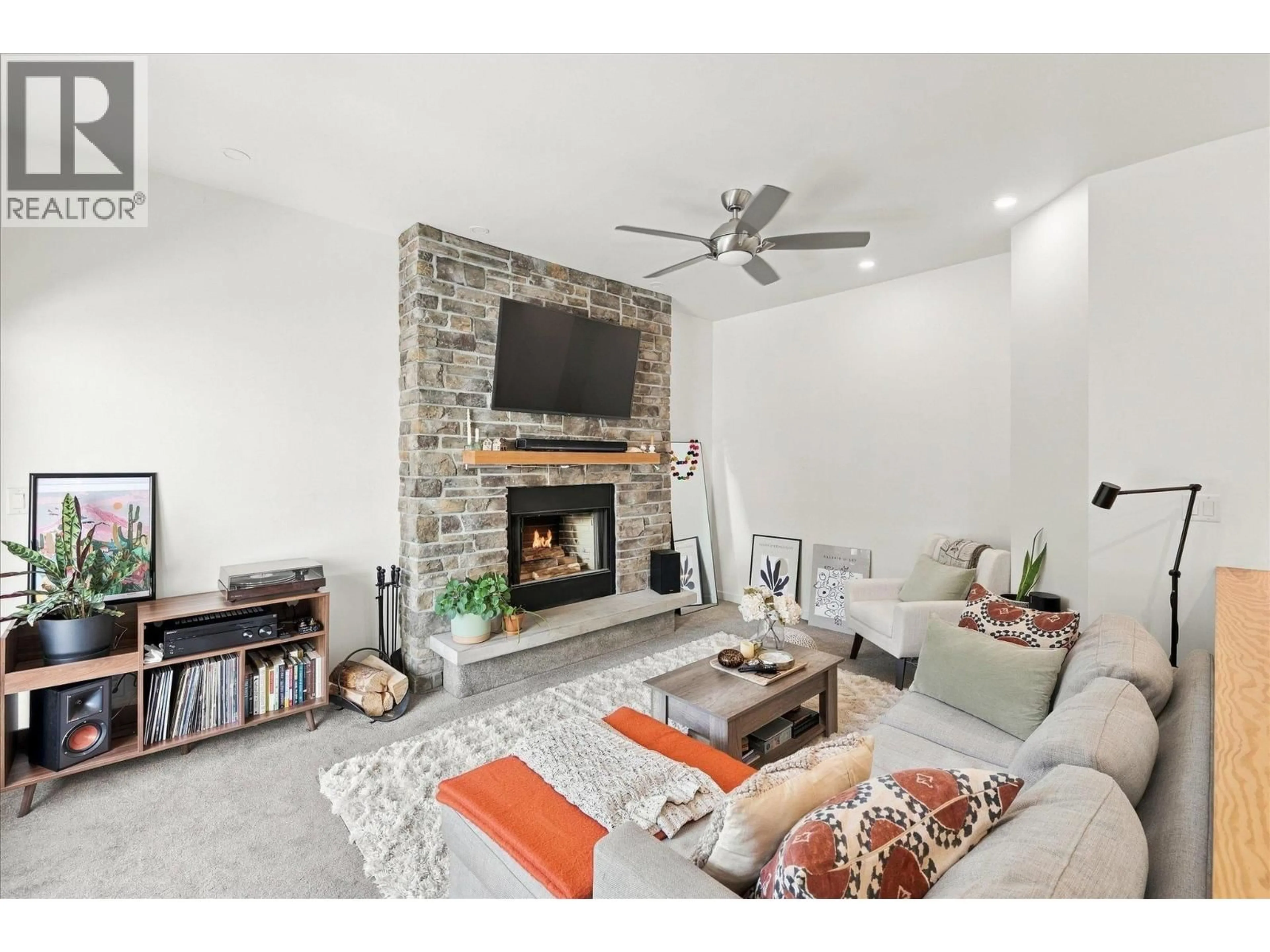 Living room with furniture, ceramic/tile floor for JP1 - 1400 ALTA LAKE RD ROAD, Whistler British Columbia V8E0G9