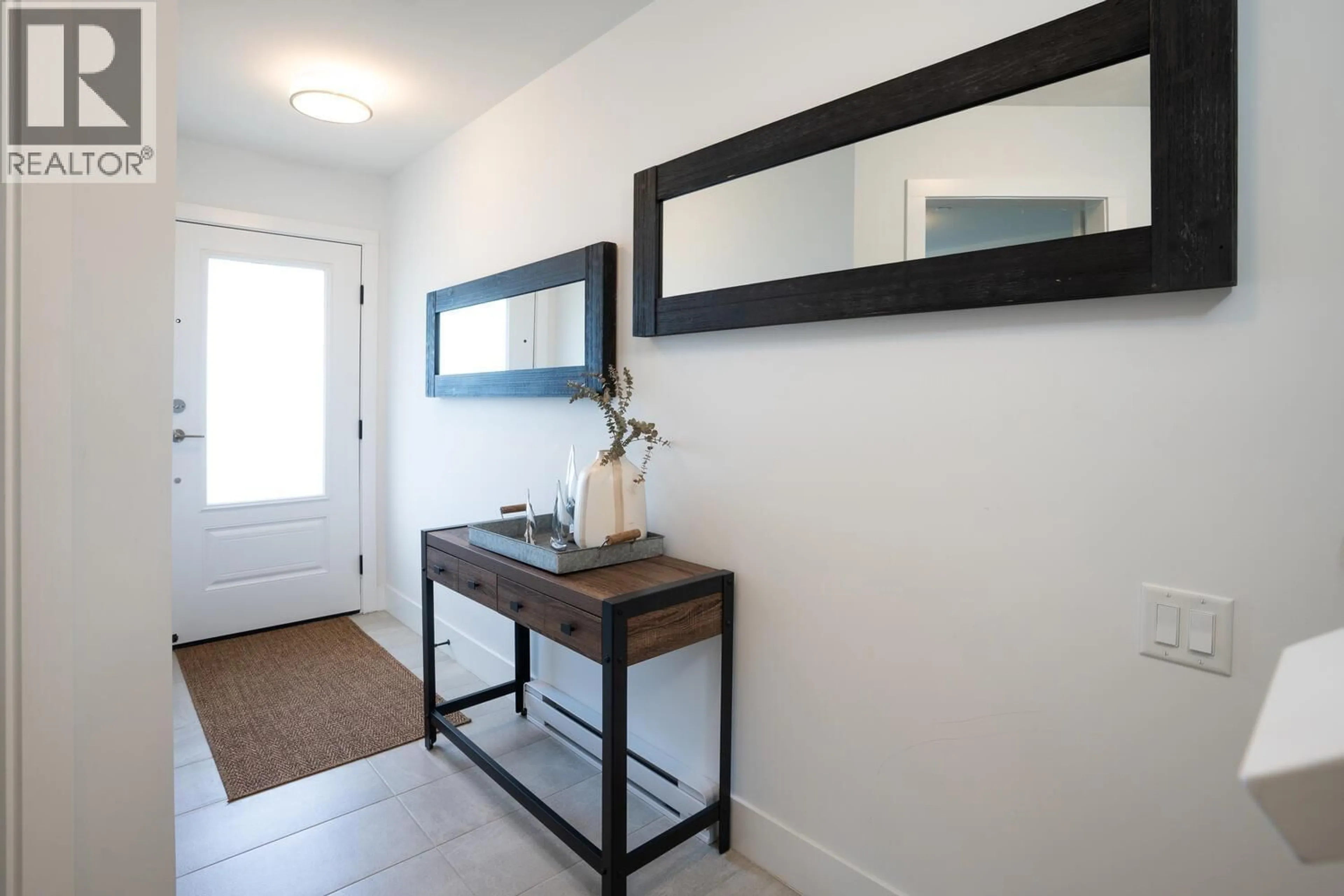 Indoor entryway for 3 - 4716 ORCA WAY, Tsawwassen British Columbia V4M0E5