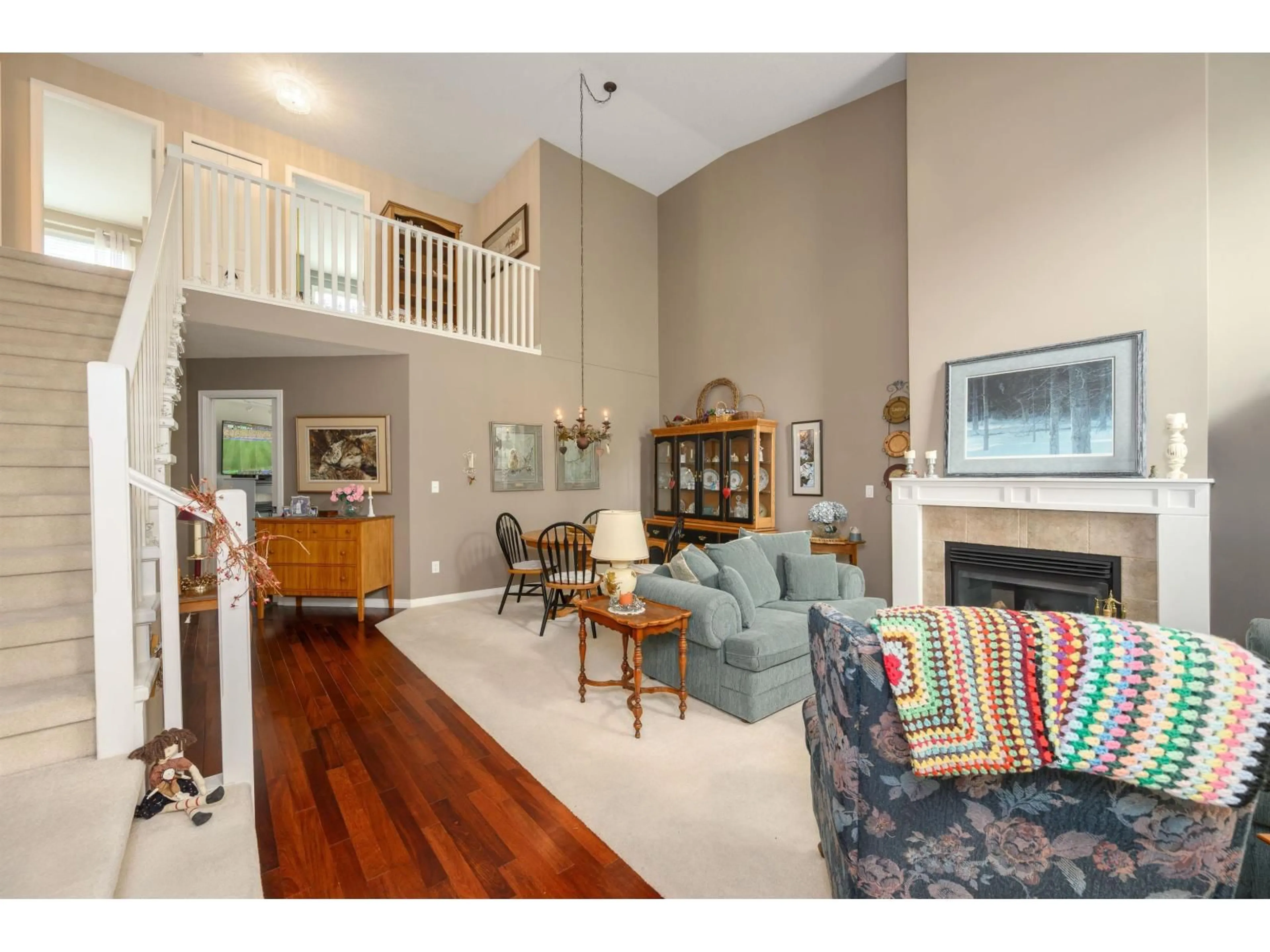 Living room with furniture, unknown for 49 - 16995 64 AVENUE, Surrey British Columbia V3S0V9
