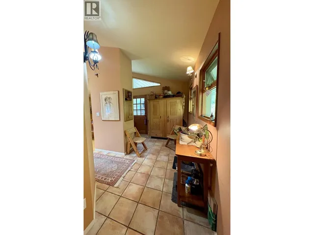 1549 PARK AVENUE, Roberts Creek 5