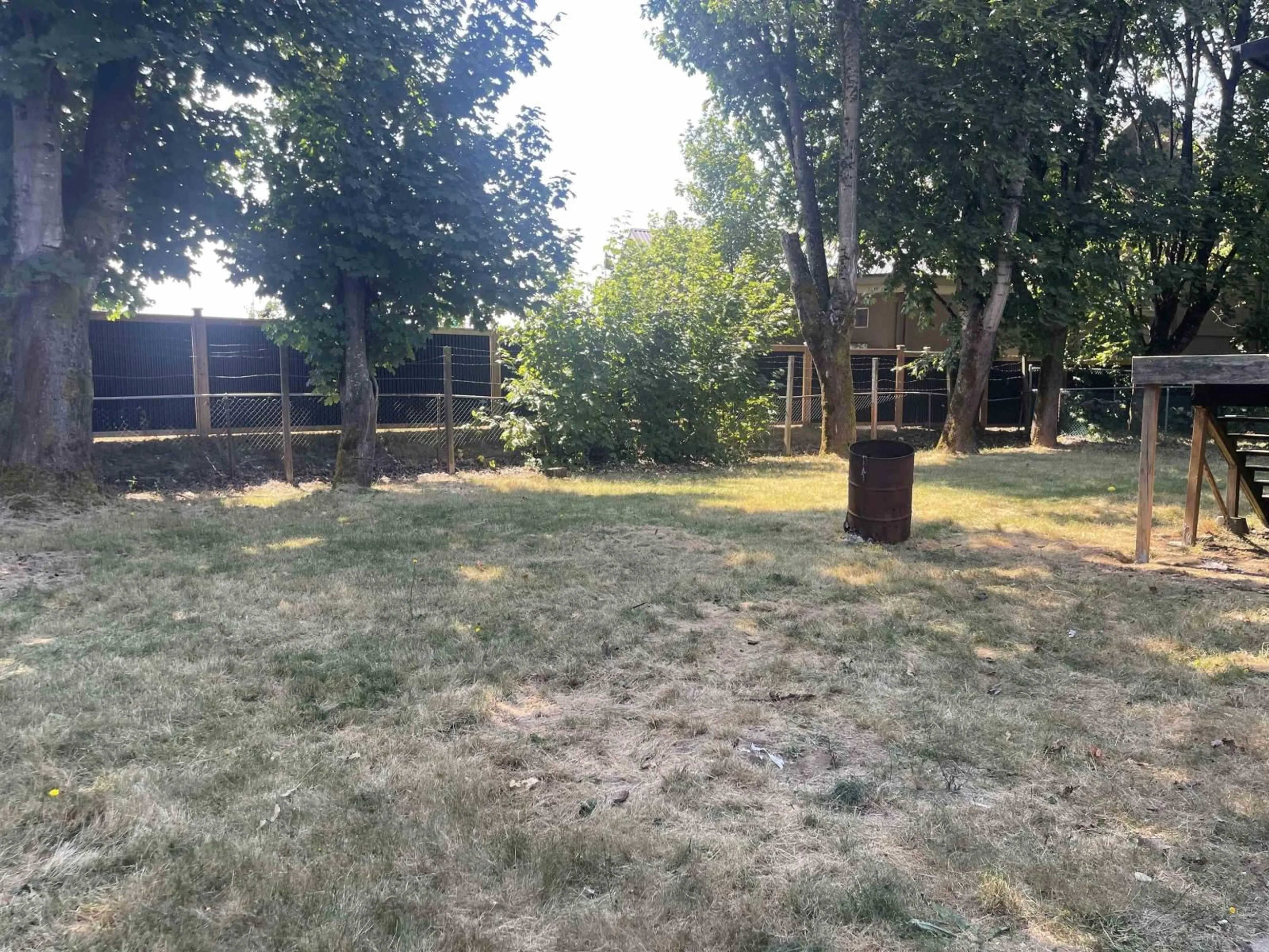 A pic from outside/outdoor area/front of a property/back of a property/a pic from drone, forest/trees view for 1960 CATALINA CRESCENT, Abbotsford British Columbia V2T3W1