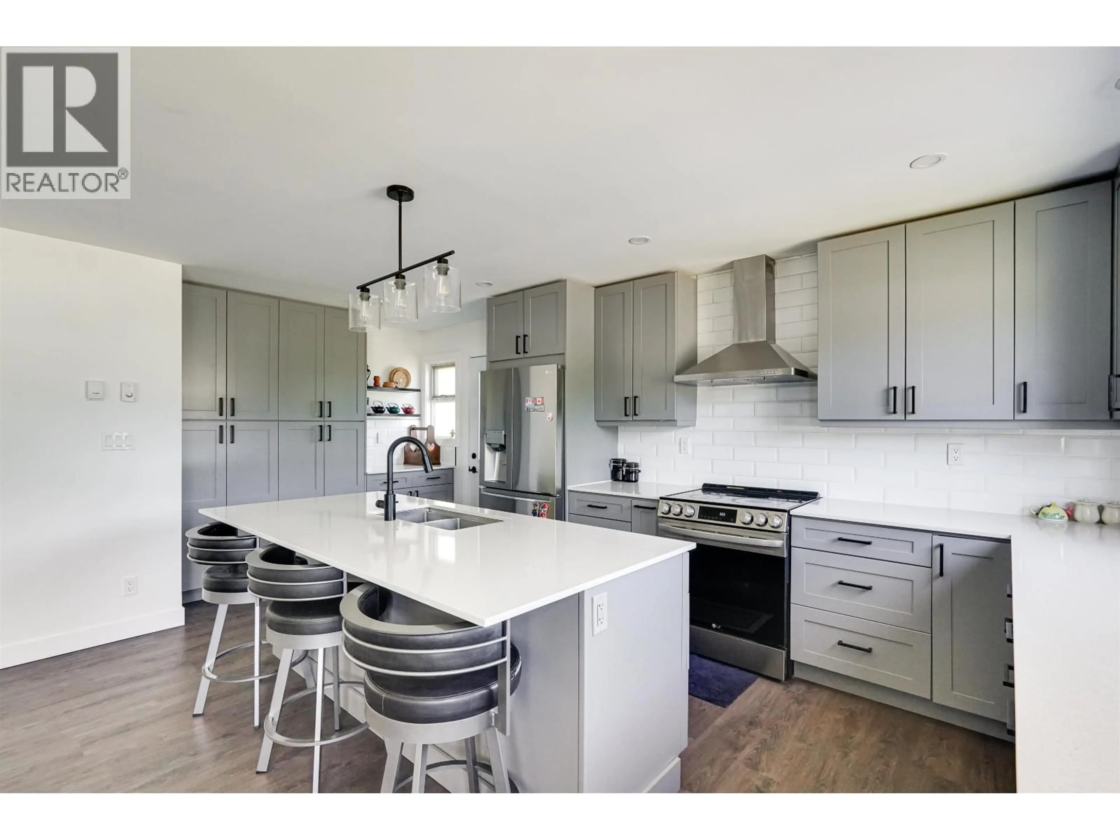 Open concept kitchen, unknown for 1694 KINGFISHER AVENUE, Kitimat British Columbia V8C1G1