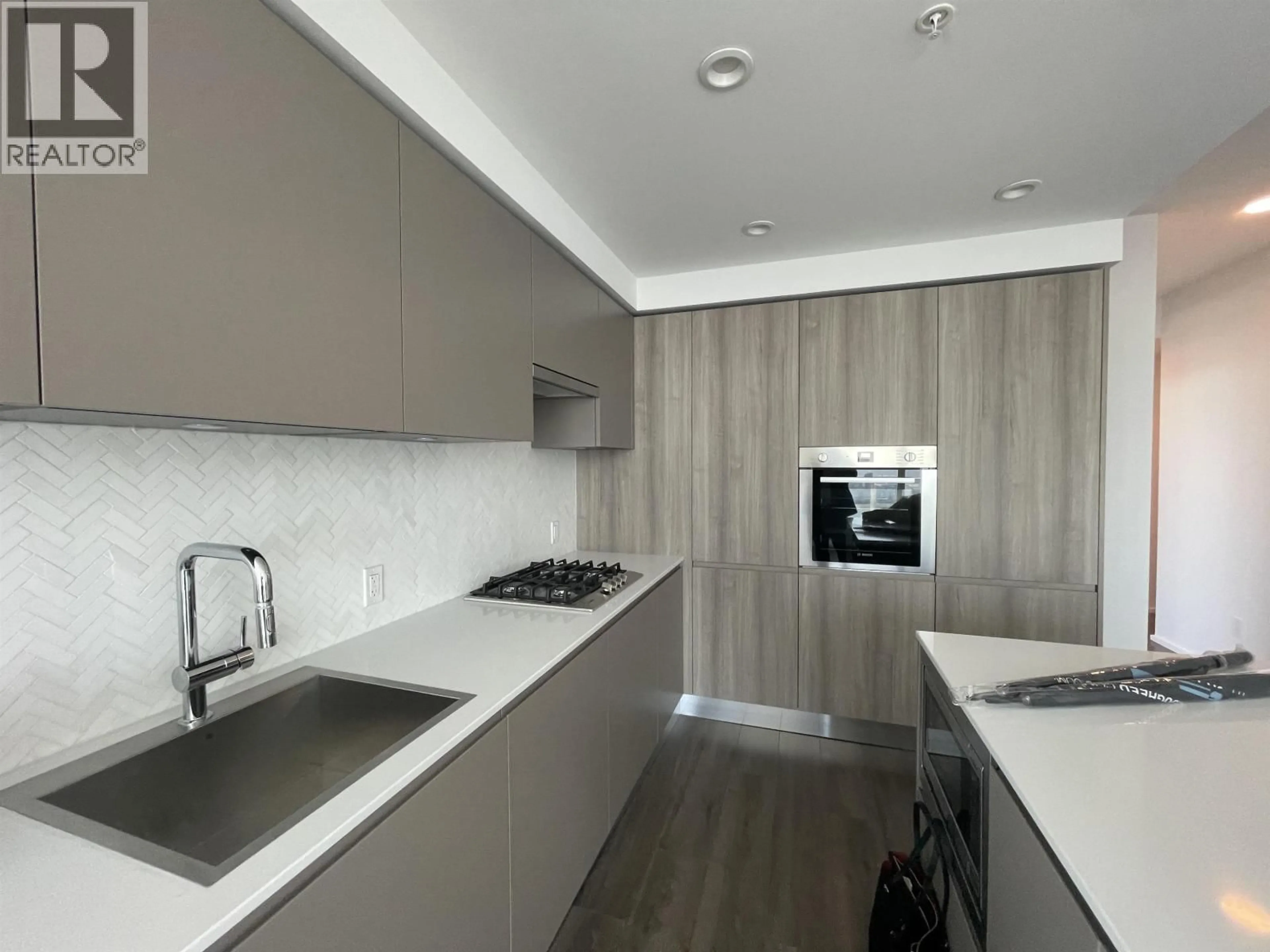 Contemporary kitchen, unknown for 3907 - 3833 EVERGREEN PLACE, Burnaby British Columbia V3J0M2