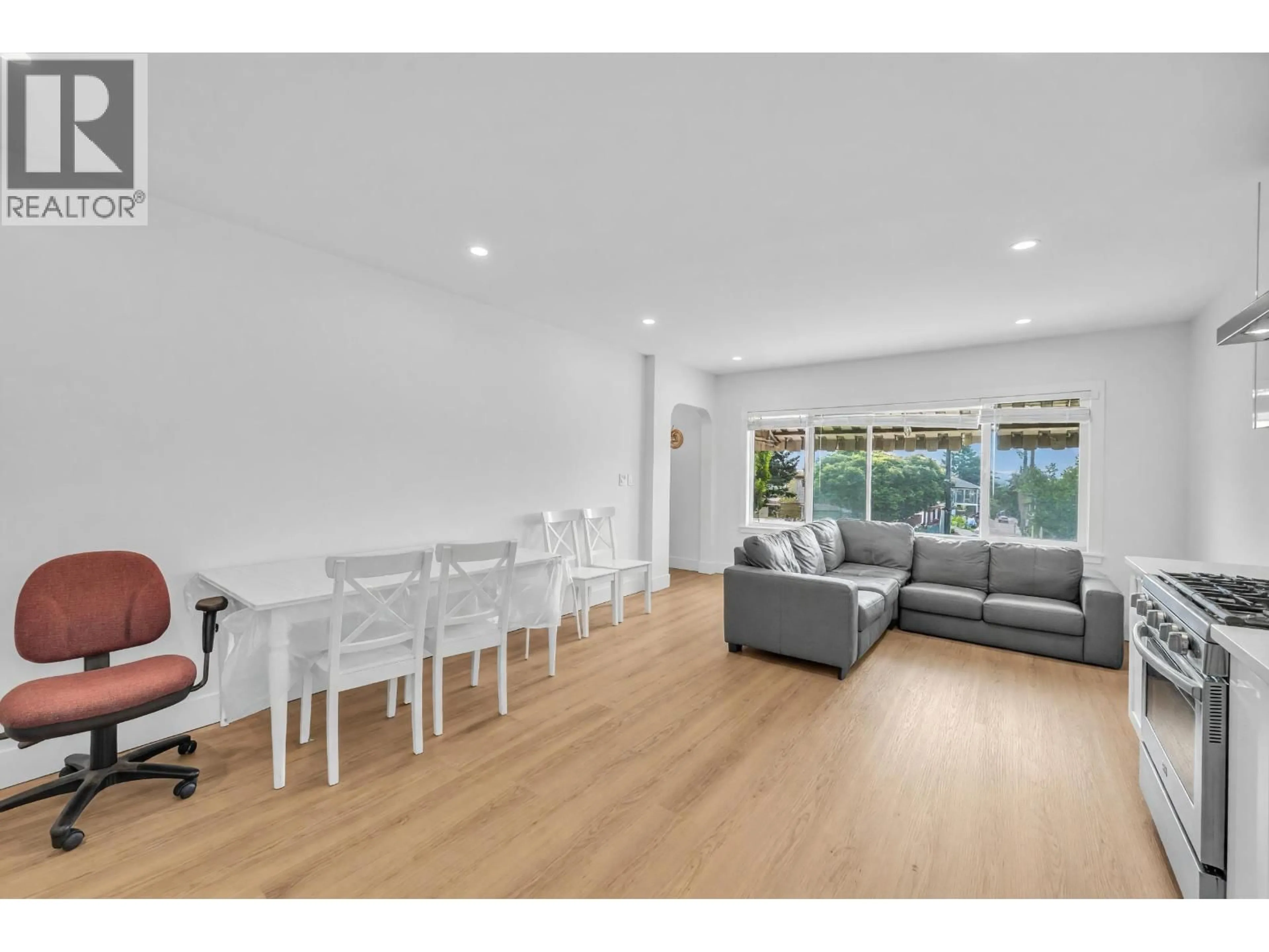 A pic of a room for 425 57TH AVENUE, Vancouver British Columbia V5X1S8