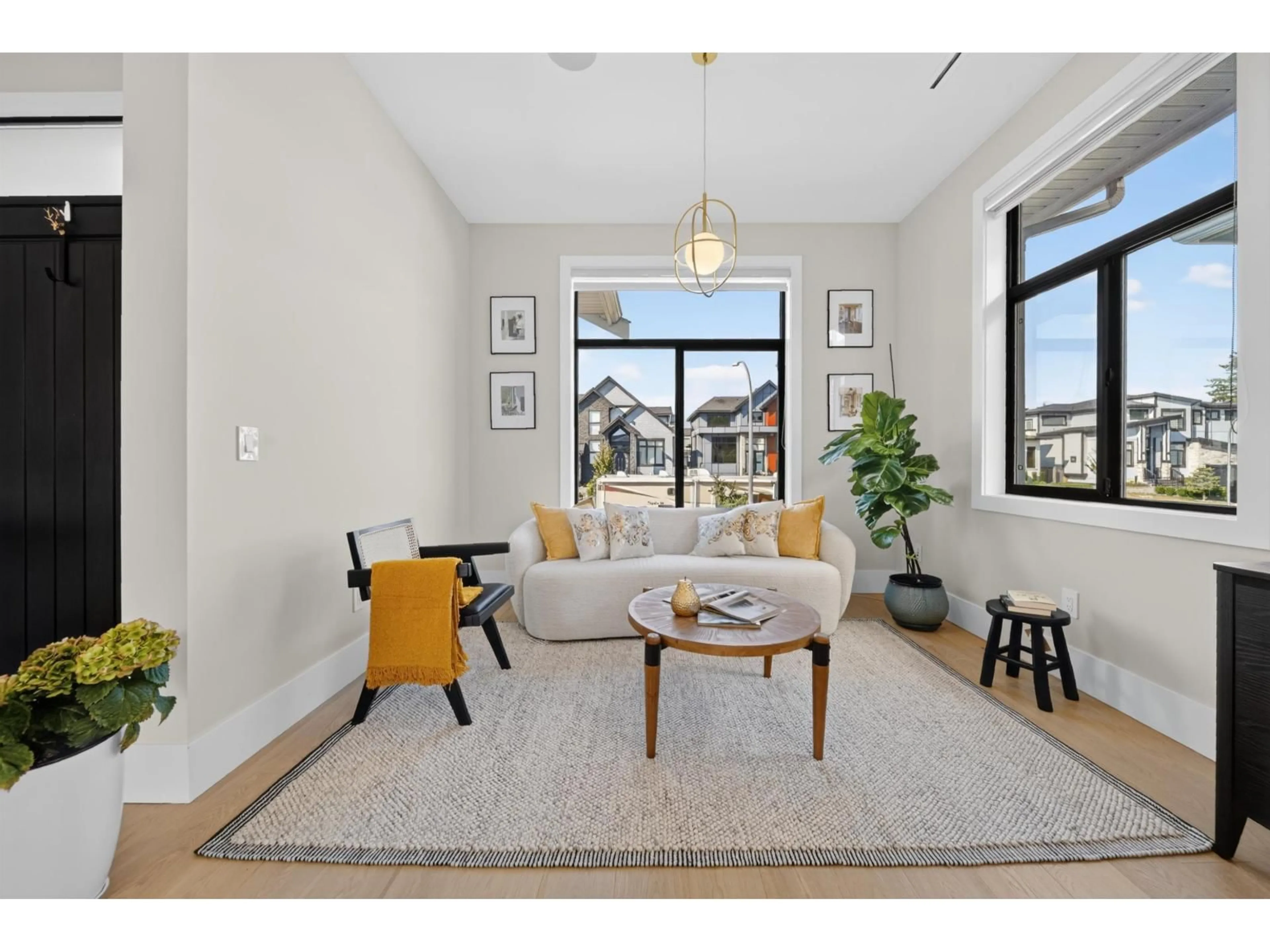 Living room with furniture, unknown for 19742 33 AVENUE, Langley British Columbia V3A0N9