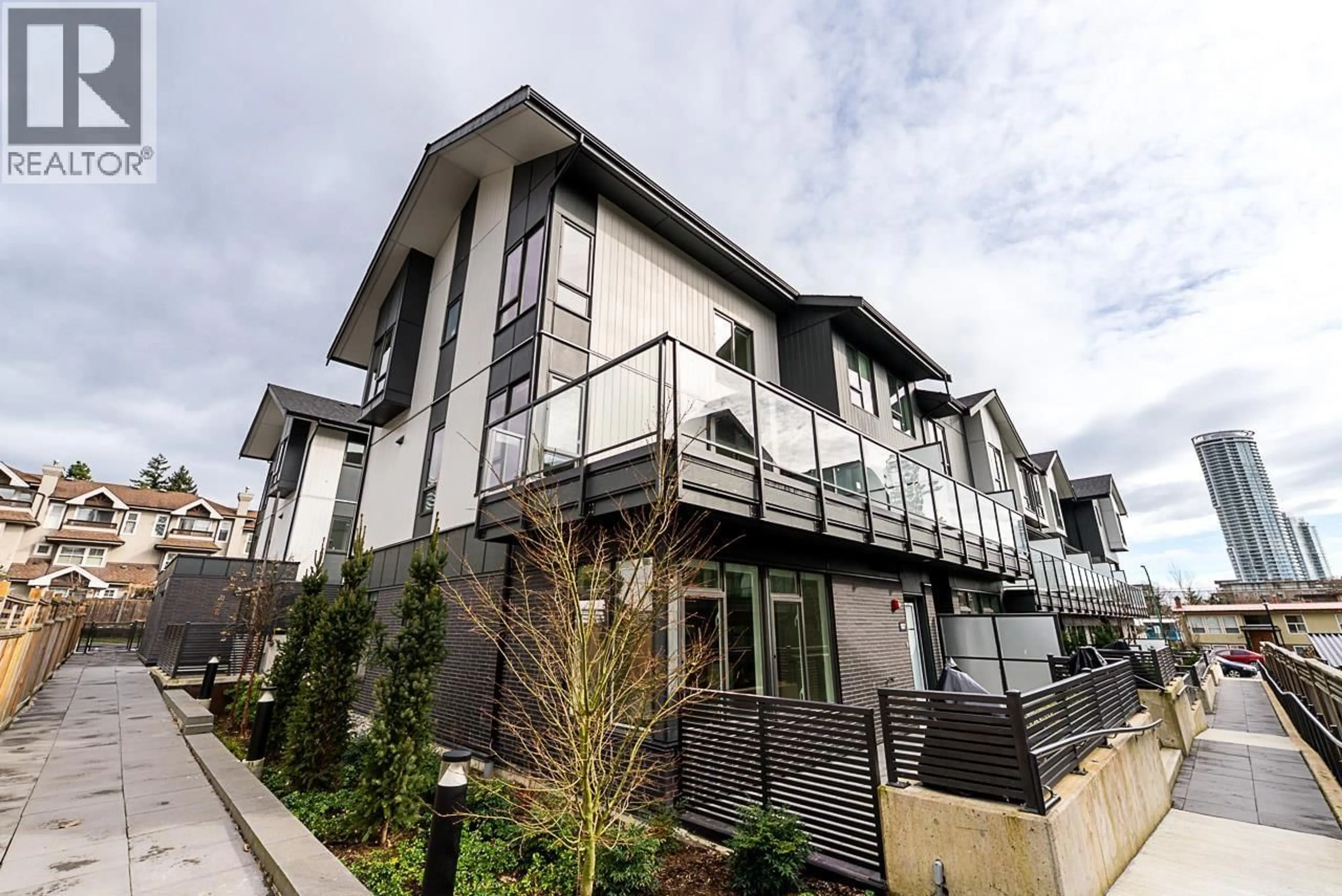 Unknown for 207 - 7161 17TH AVENUE, Burnaby British Columbia V3N0K1