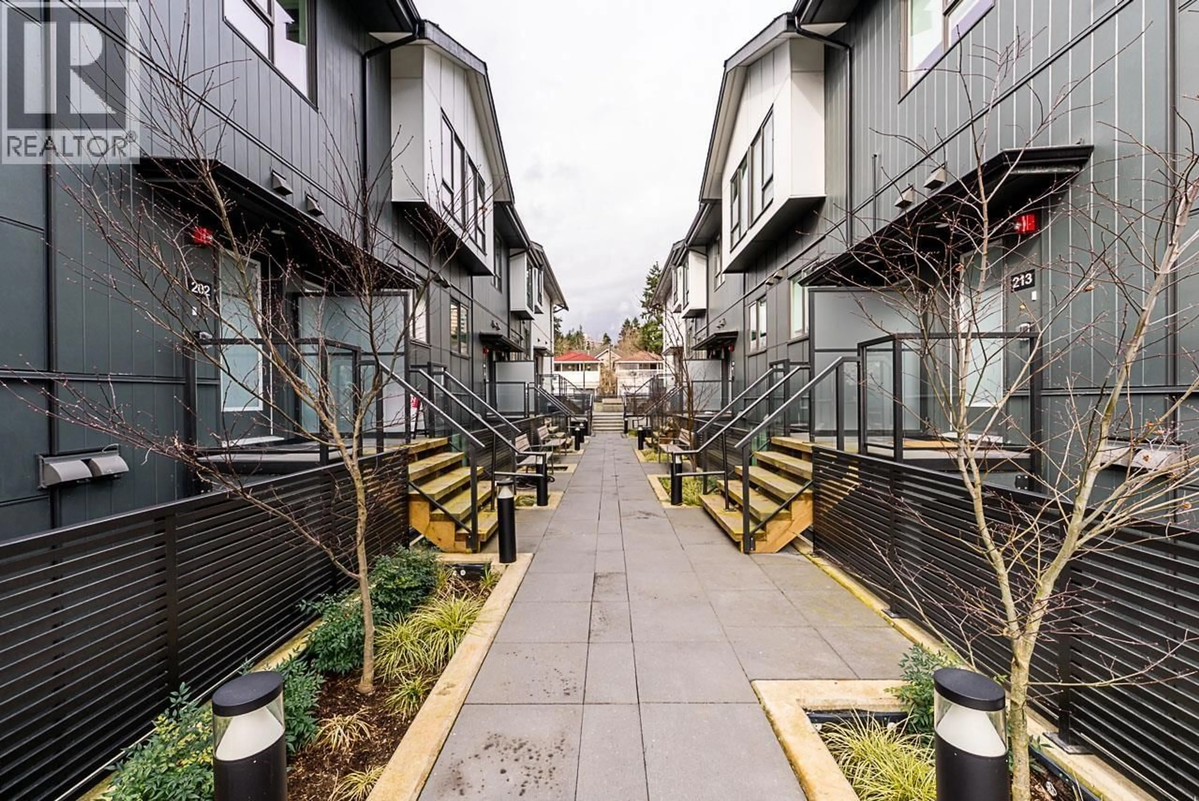 Patio, street for 207 - 7161 17TH AVENUE, Burnaby British Columbia V3N0K1