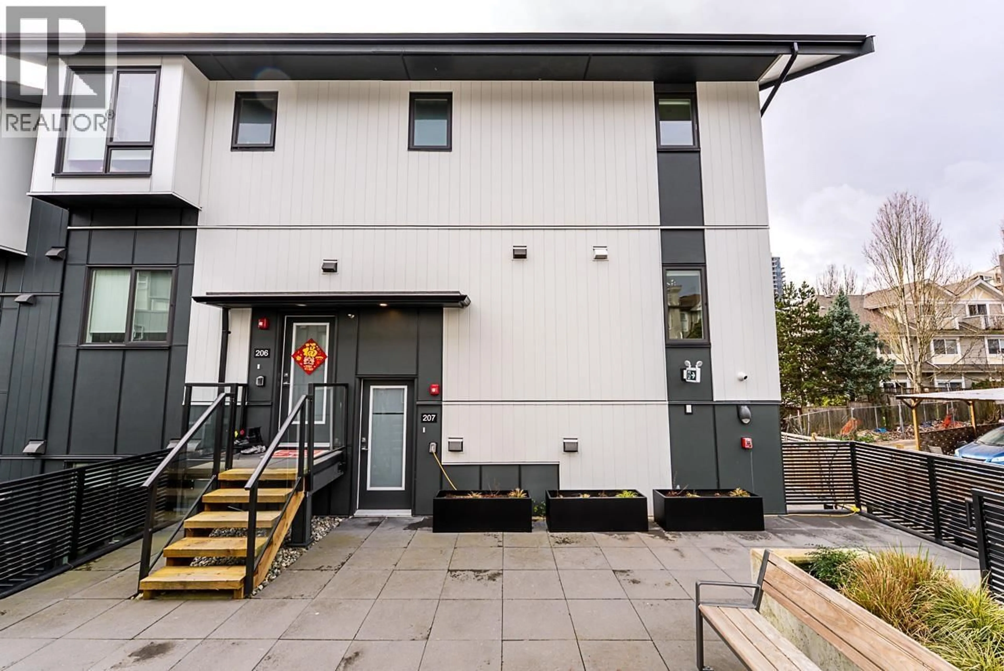 Patio, street for 207 - 7161 17TH AVENUE, Burnaby British Columbia V3N0K1