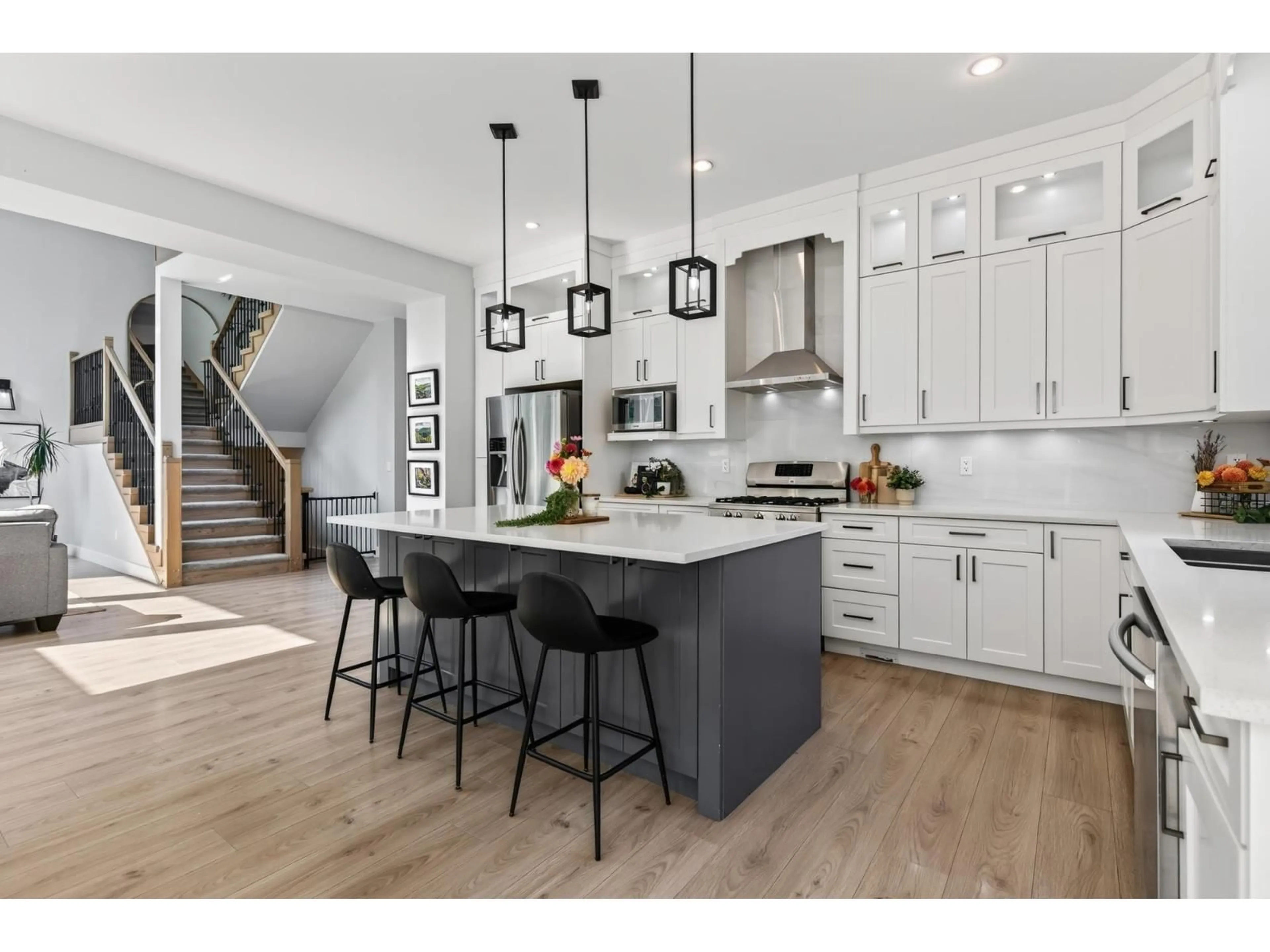 Open concept kitchen, unknown for 51176 LUDMILA PLACE, Chilliwack British Columbia V4Z0C9