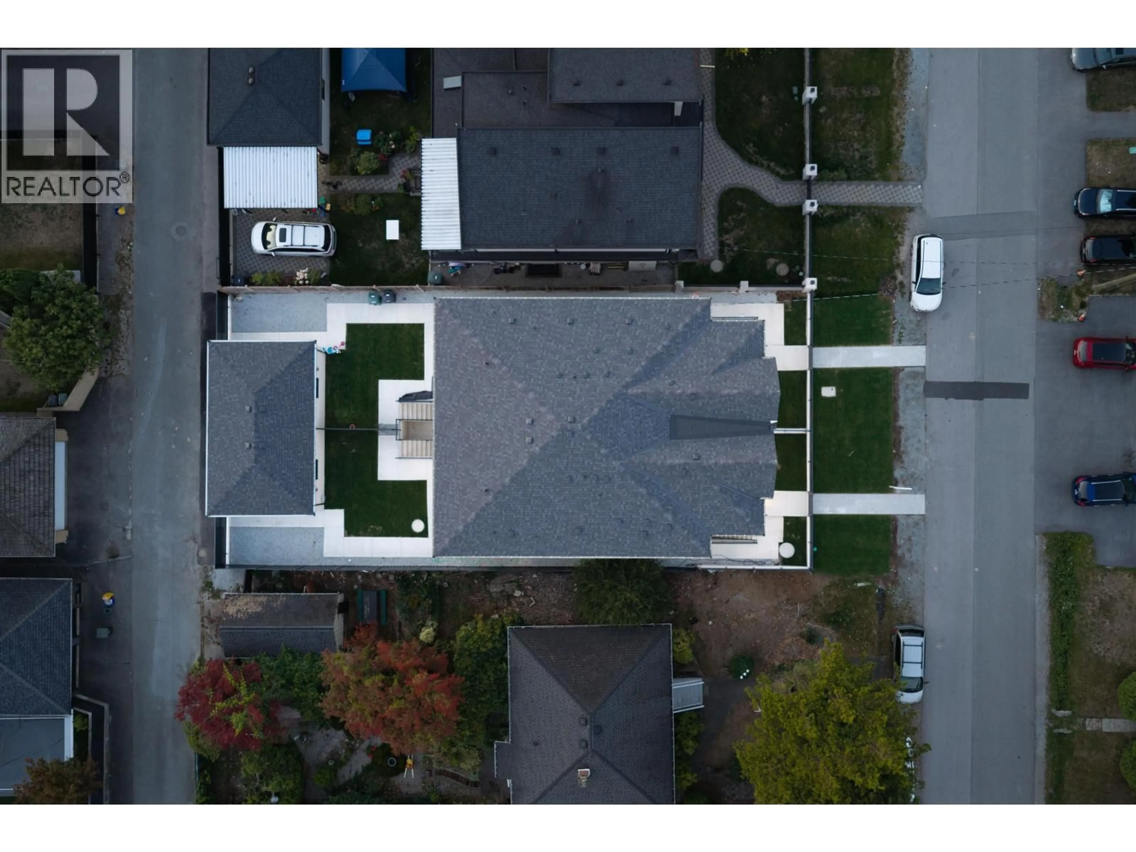 A pic from outside/outdoor area/front of a property/back of a property/a pic from drone, street for 2 - 1735 BLAINE AVENUE, Burnaby British Columbia V5A2L9