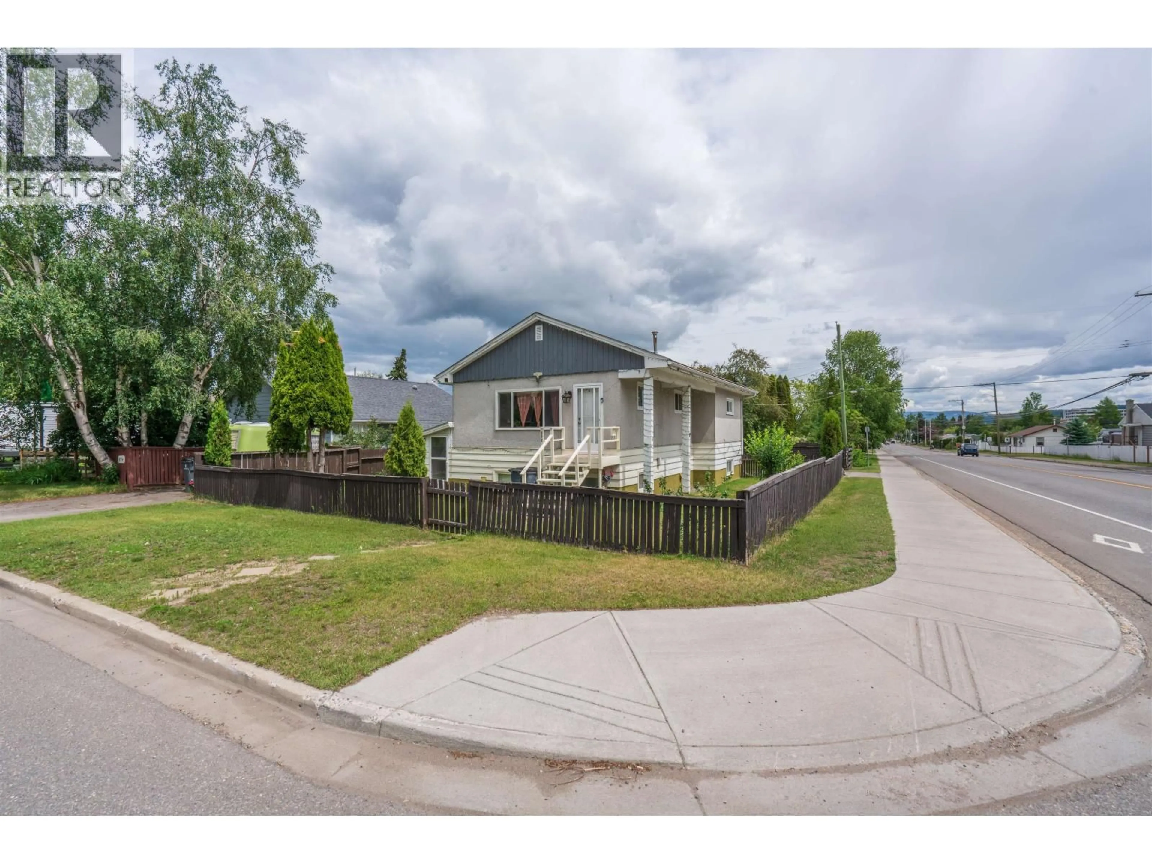 A pic from outside/outdoor area/front of a property/back of a property/a pic from drone, street for 990 GILLETT STREET, Prince George British Columbia V2M2T9