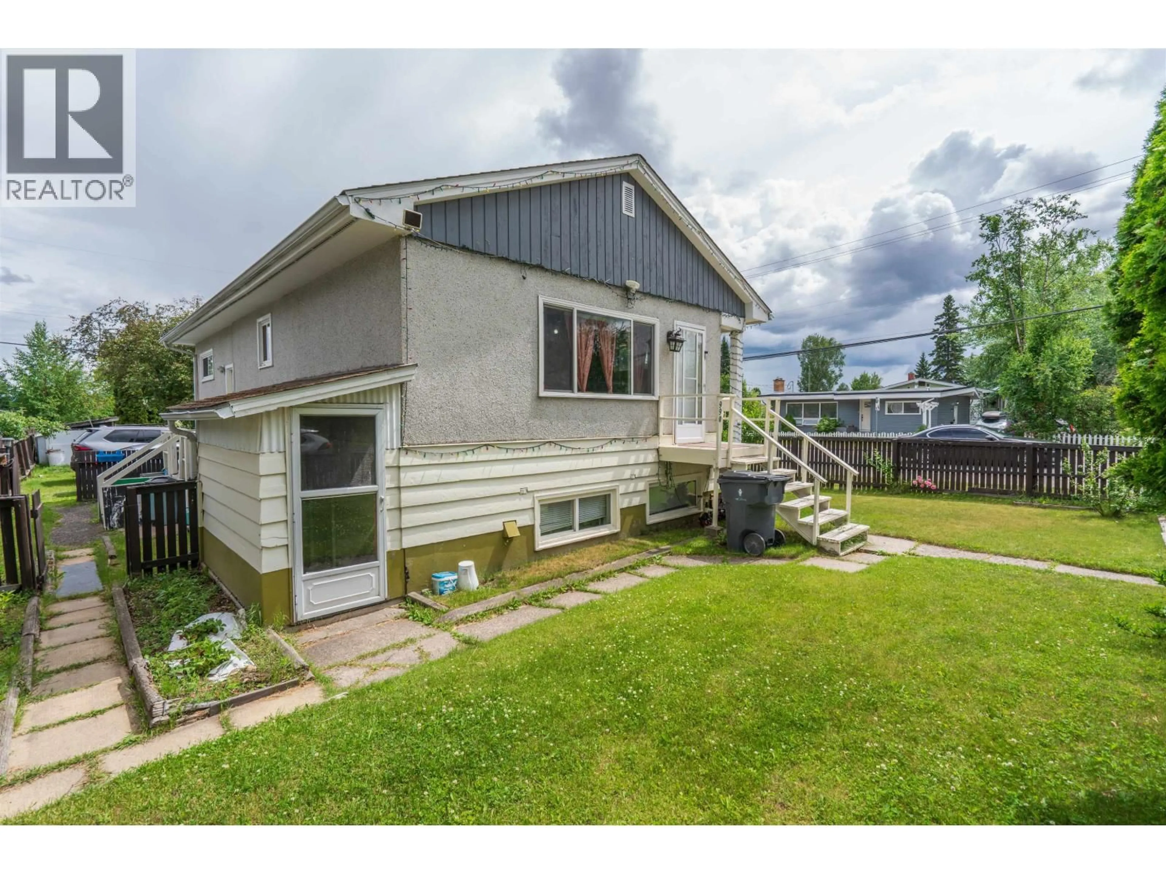 Unknown for 990 GILLETT STREET, Prince George British Columbia V2M2T9