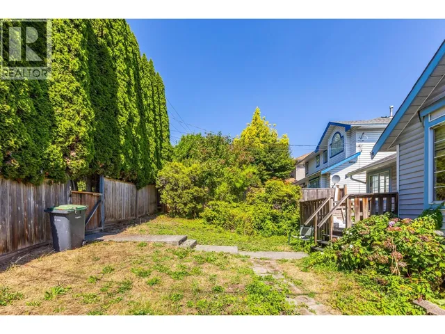1253 JOHNSON STREET, Coquitlam 4