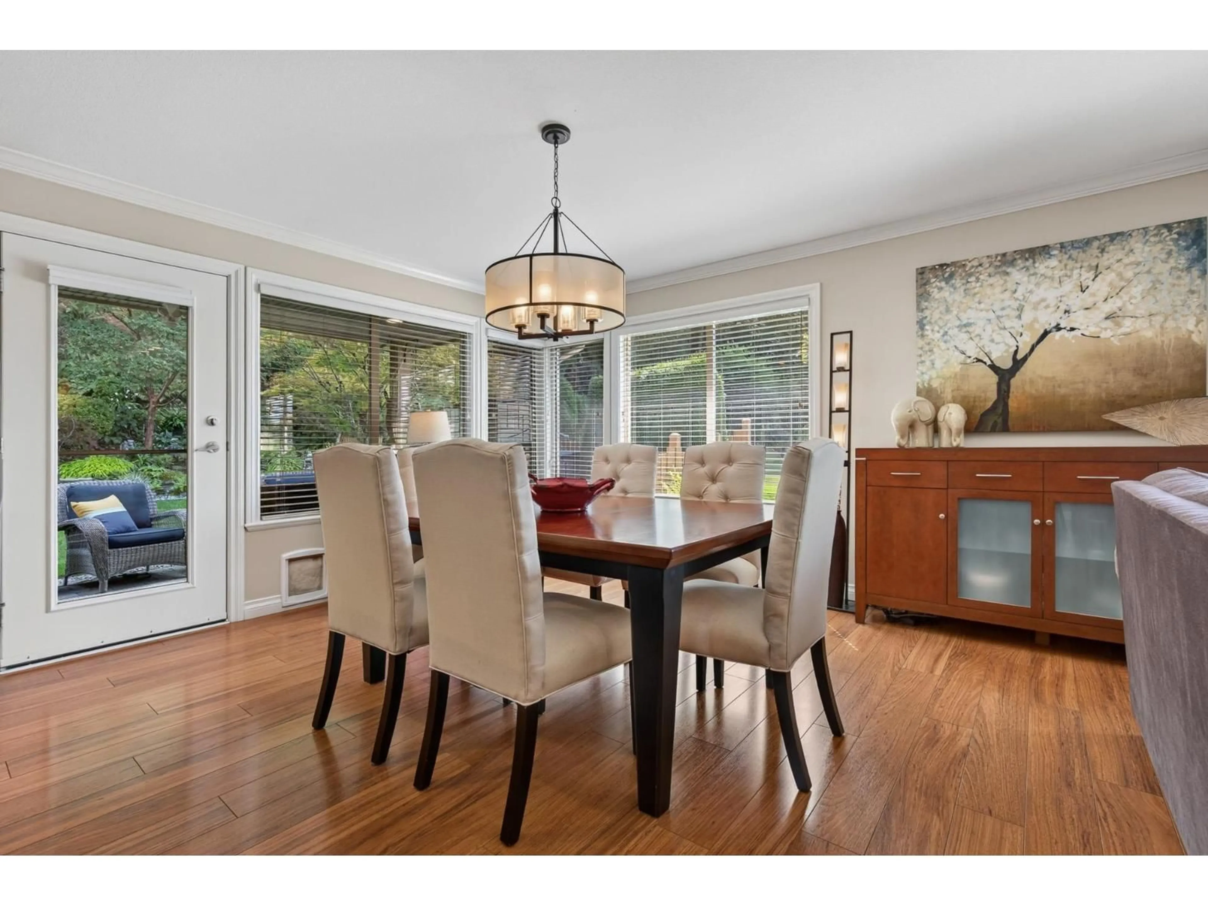 Dining room, wood/laminate floor for 140 - 46000 THOMAS ROAD, Chilliwack British Columbia V2R5W6