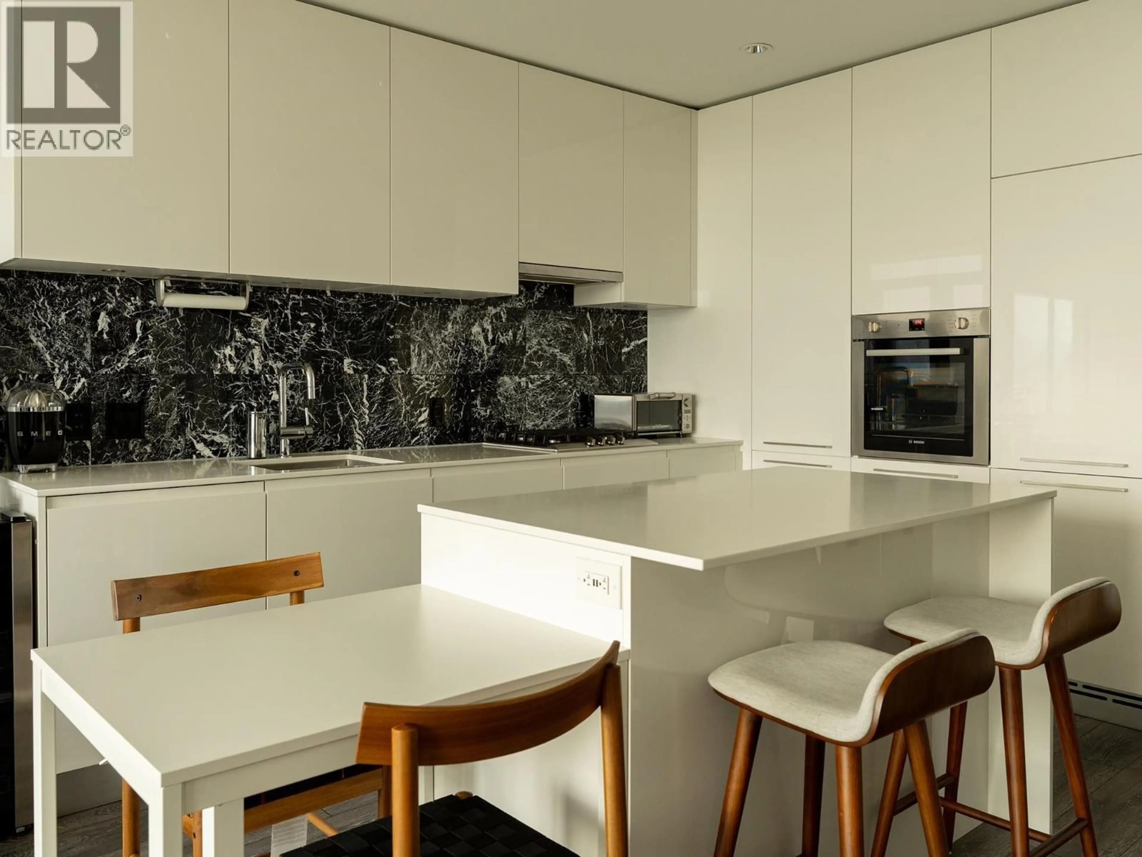 Contemporary kitchen, unknown for 3803 - 4510 HALIFAX WAY, Burnaby British Columbia V5C0K4