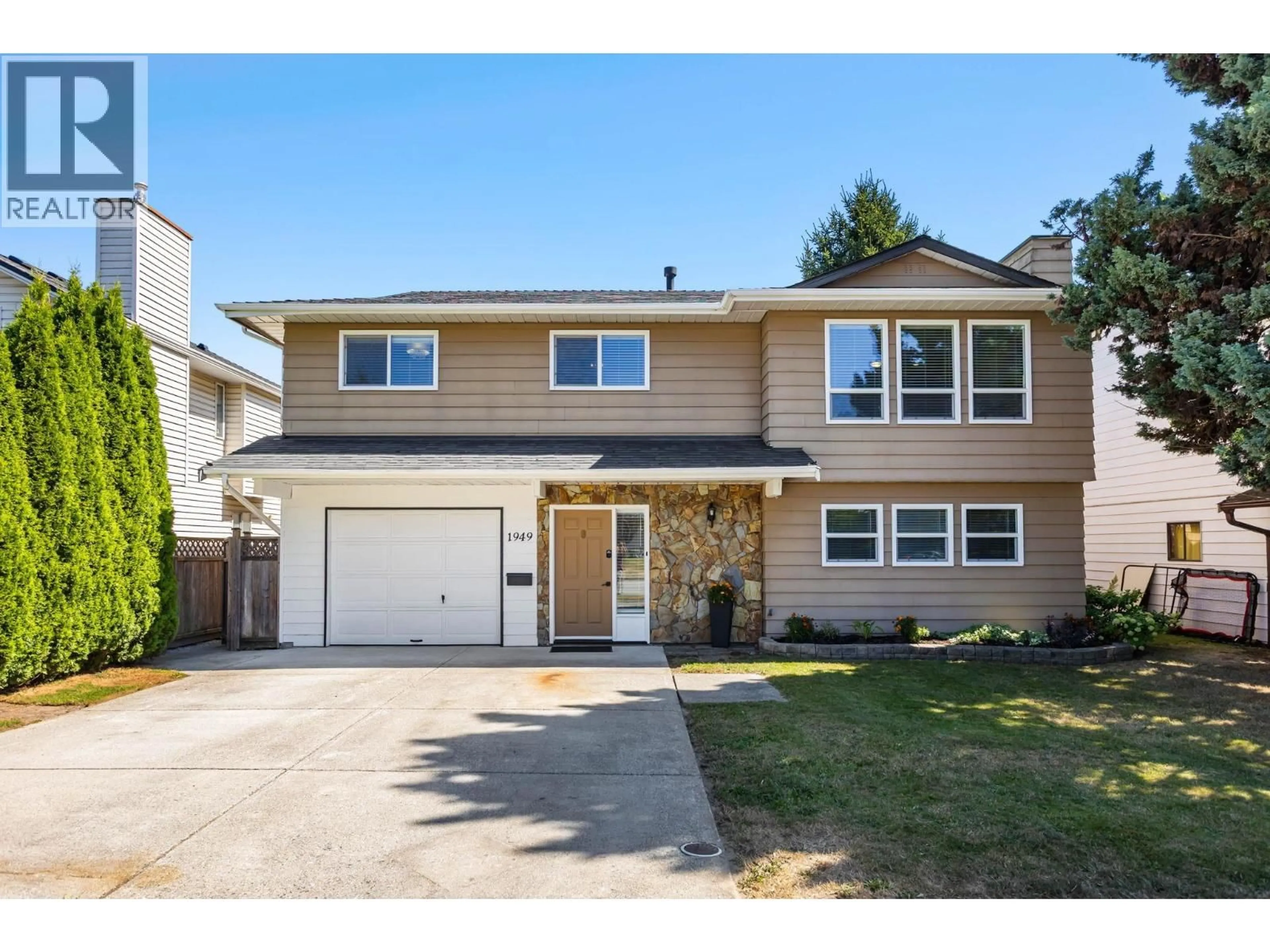 Home with vinyl exterior material, street for 1949 TAYLOR STREET, Port Coquitlam British Columbia V3C4M1