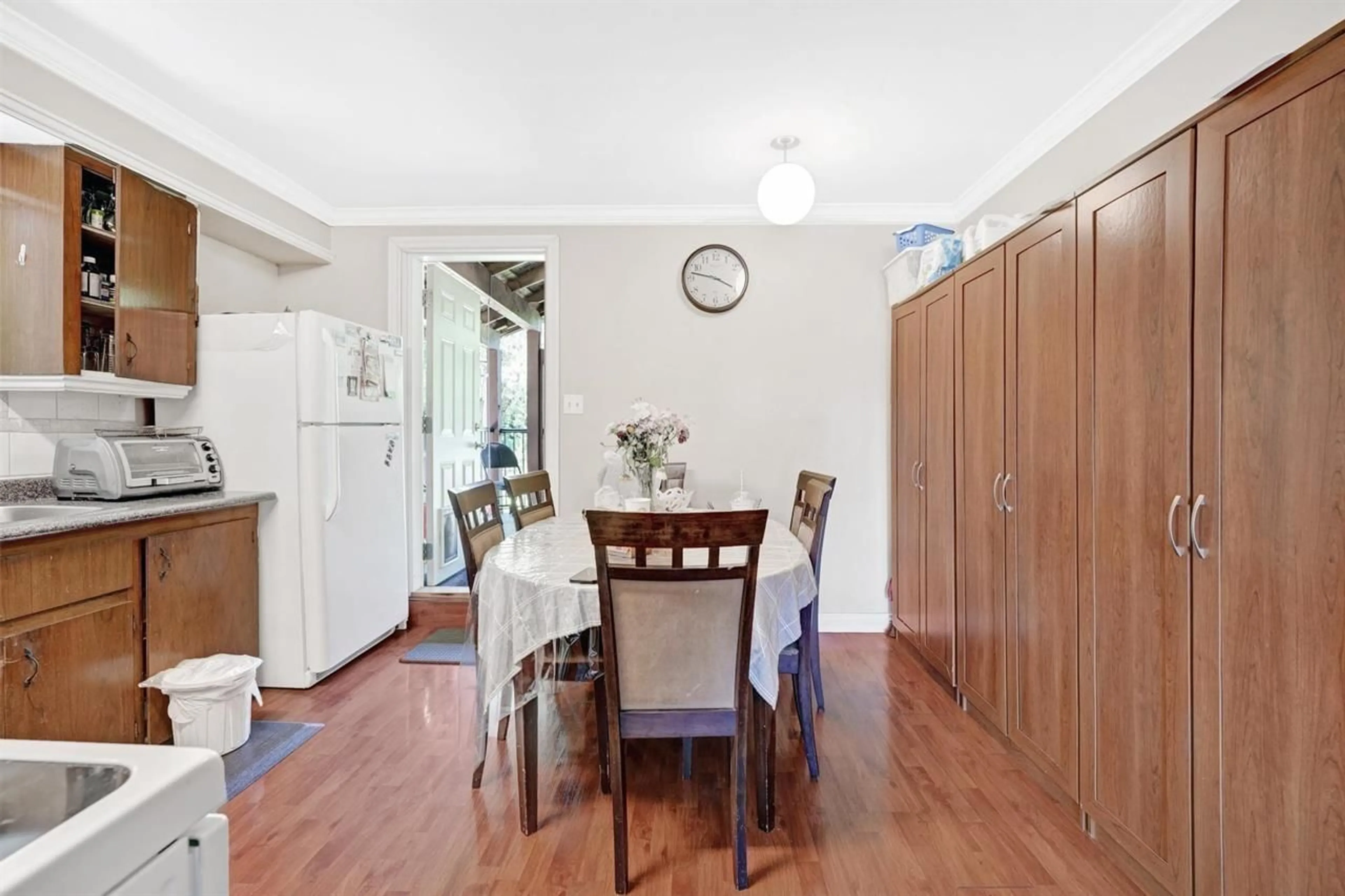 Dining room, wood/laminate floor for 10886 132A STREET, Surrey British Columbia V3T3Y4