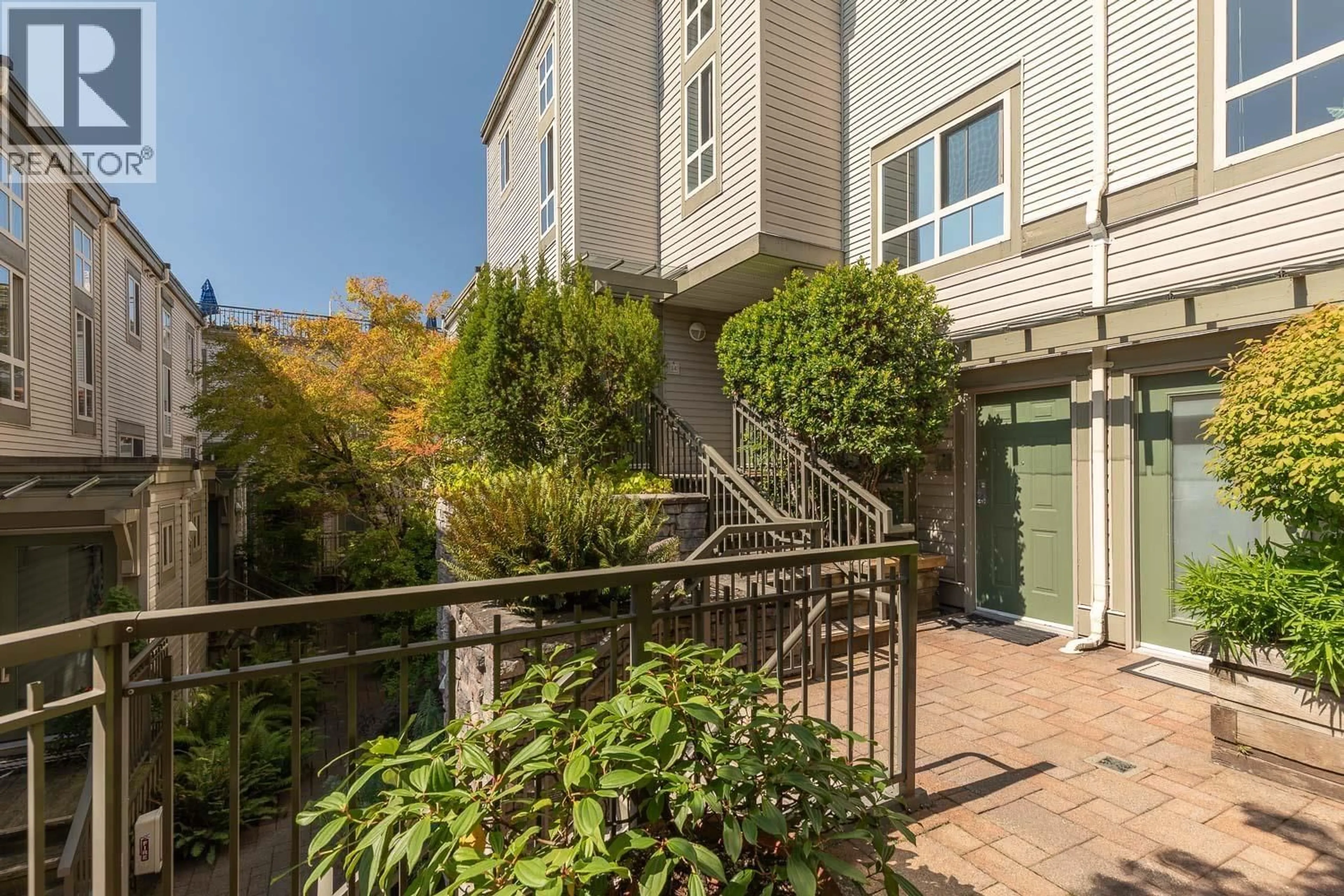 Unknown for 34 - 2375 BROADWAY, Vancouver British Columbia V6K2E6