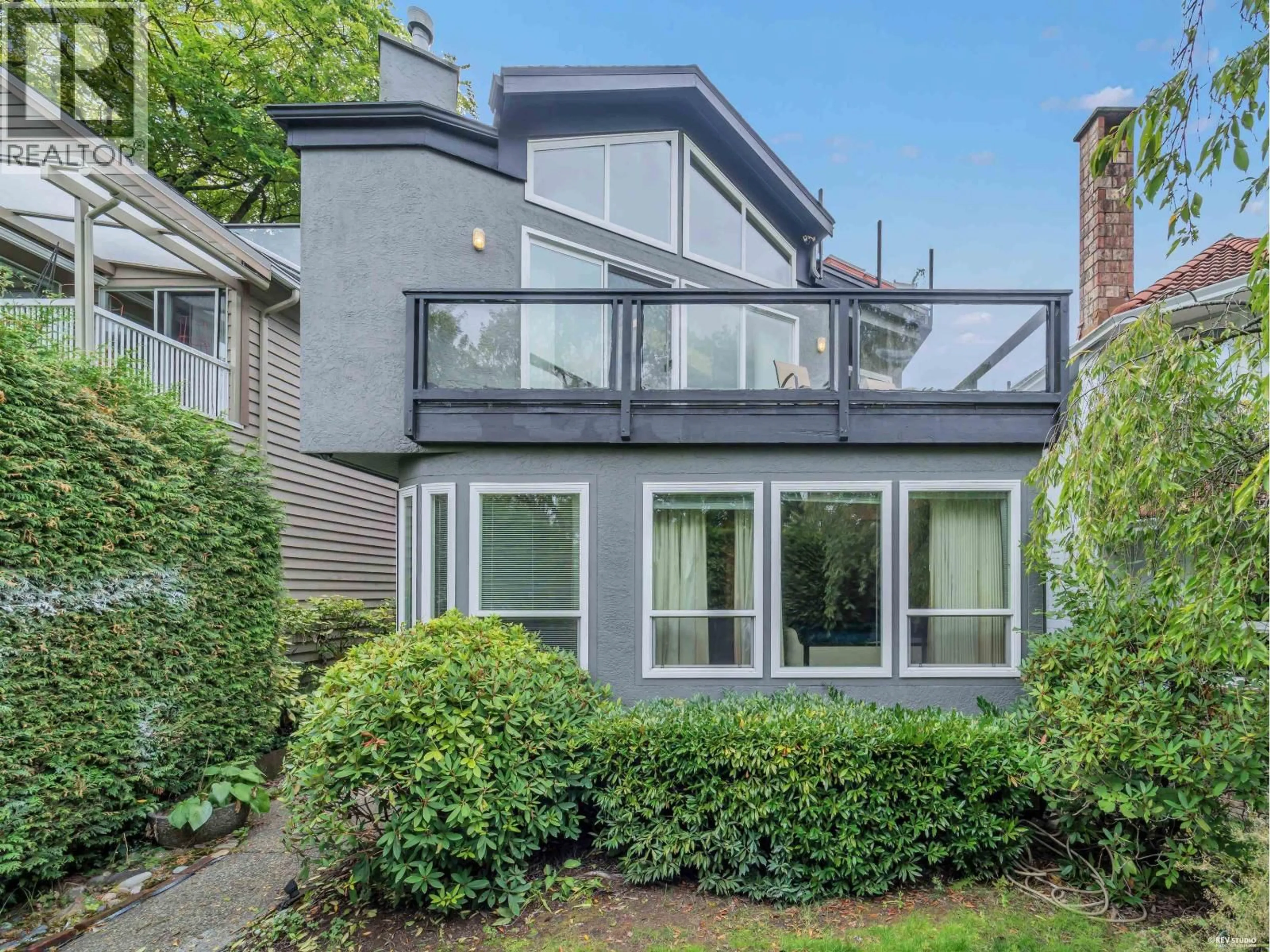 Home with vinyl exterior material, street for 3675 BLENHEIM STREET, Vancouver British Columbia V6L2Y1