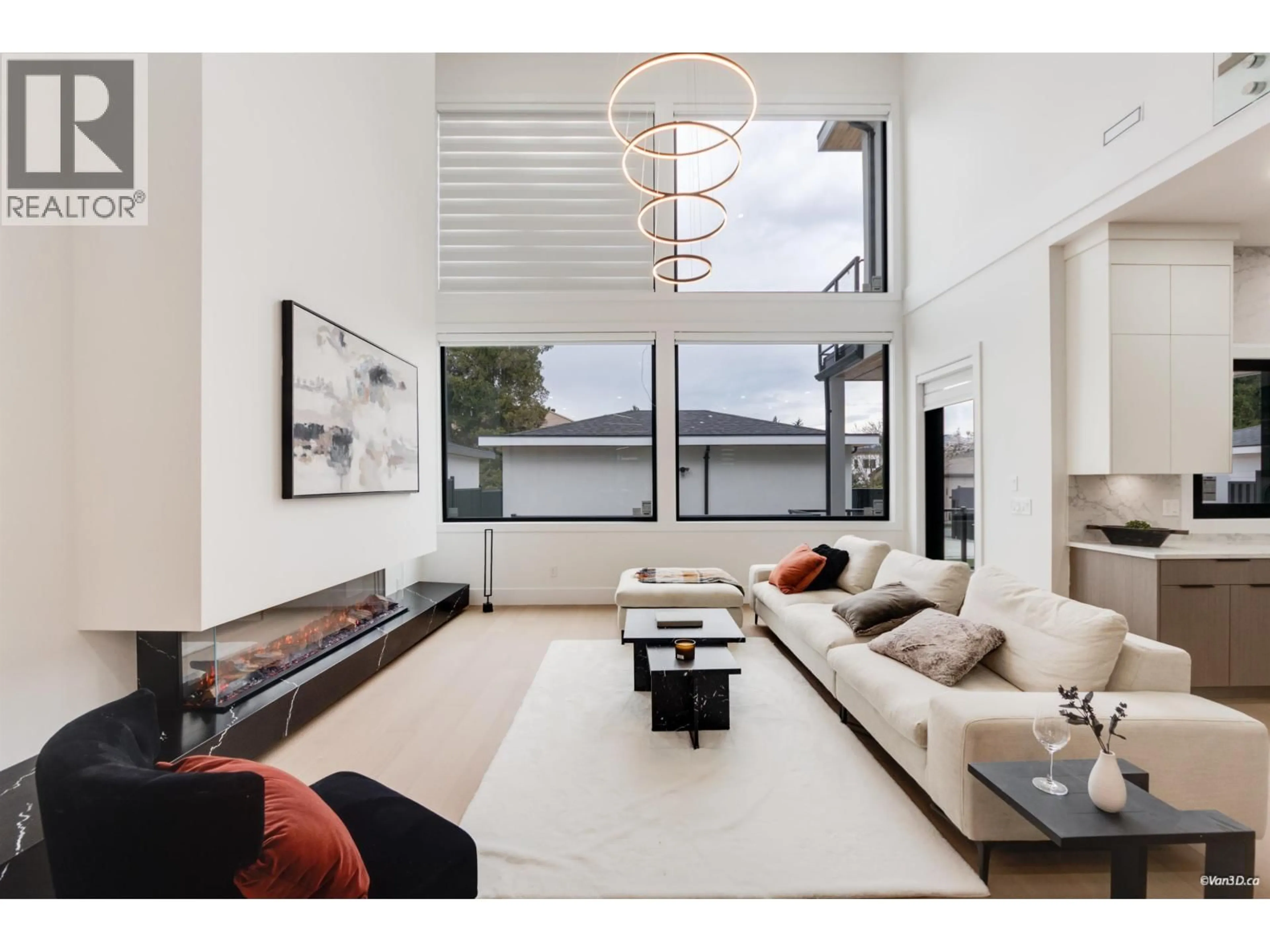Living room with furniture, unknown for 819 CORNELL AVENUE, Coquitlam British Columbia V3J2Z3