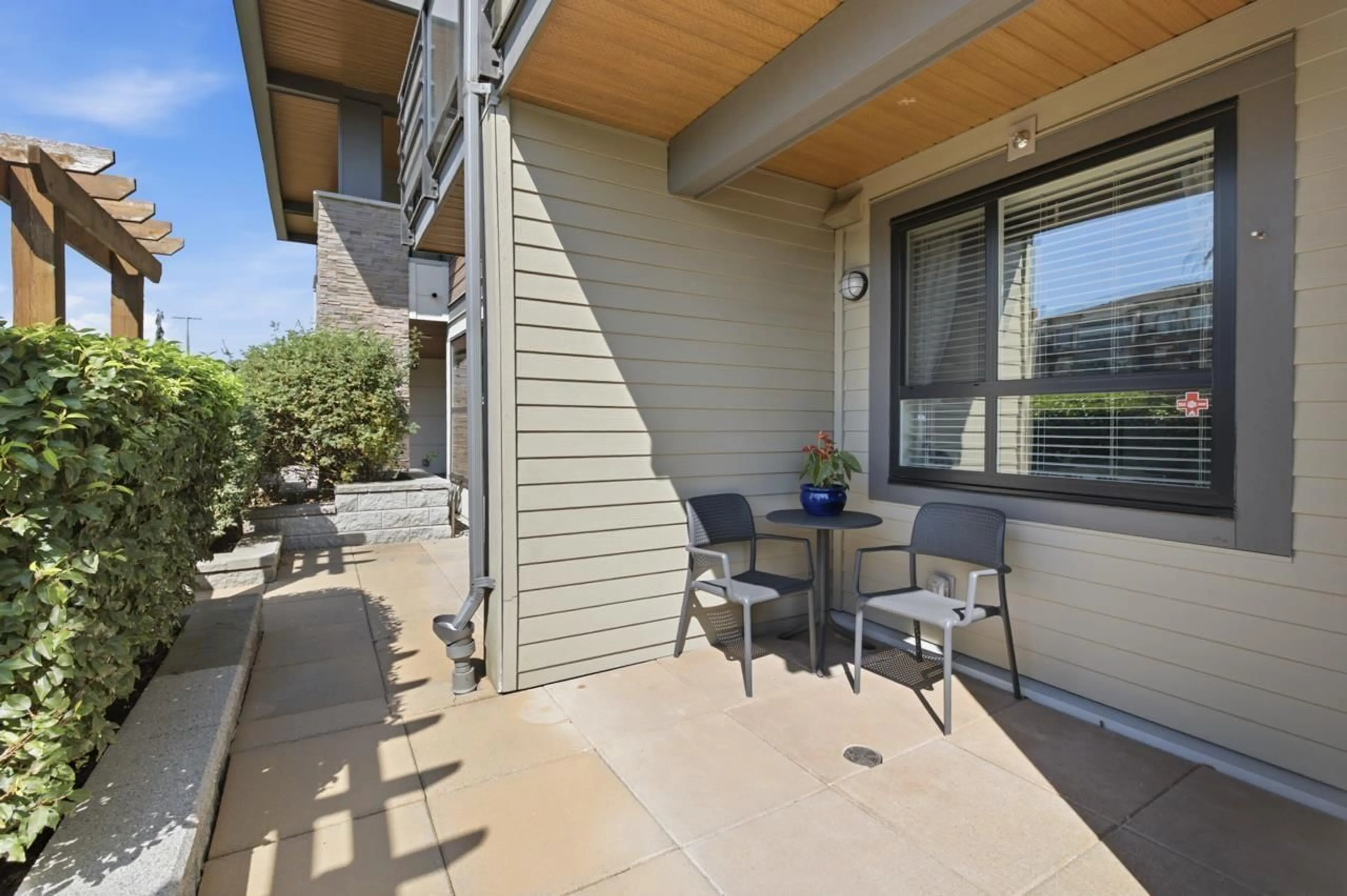 Patio, water/lake/river/ocean view for 114 - 7809 209 STREET, Langley British Columbia V2Y3N6