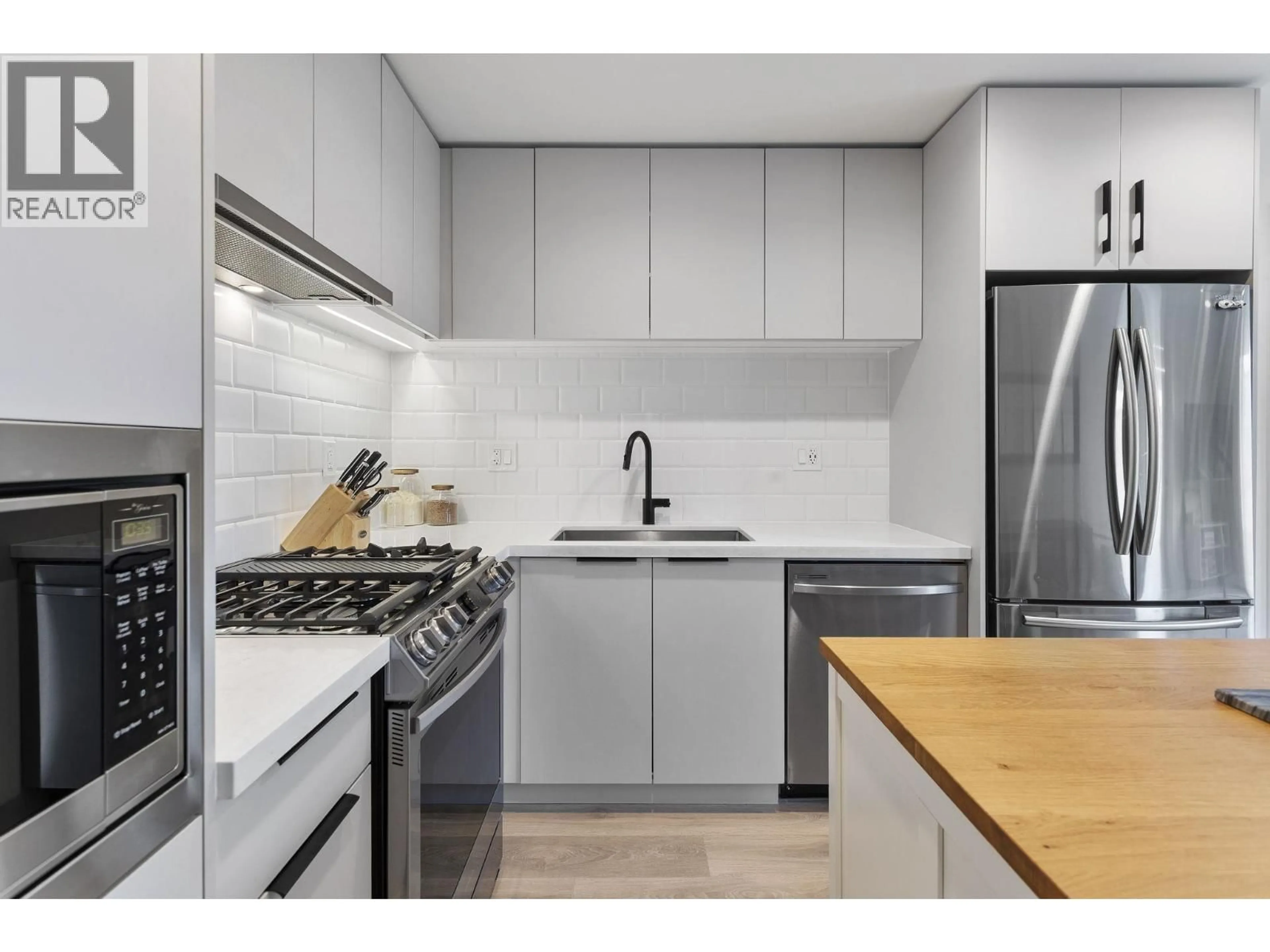 Standard kitchen, unknown for 301 - 3018 ST GEORGE STREET, Port Moody British Columbia V3H2H7