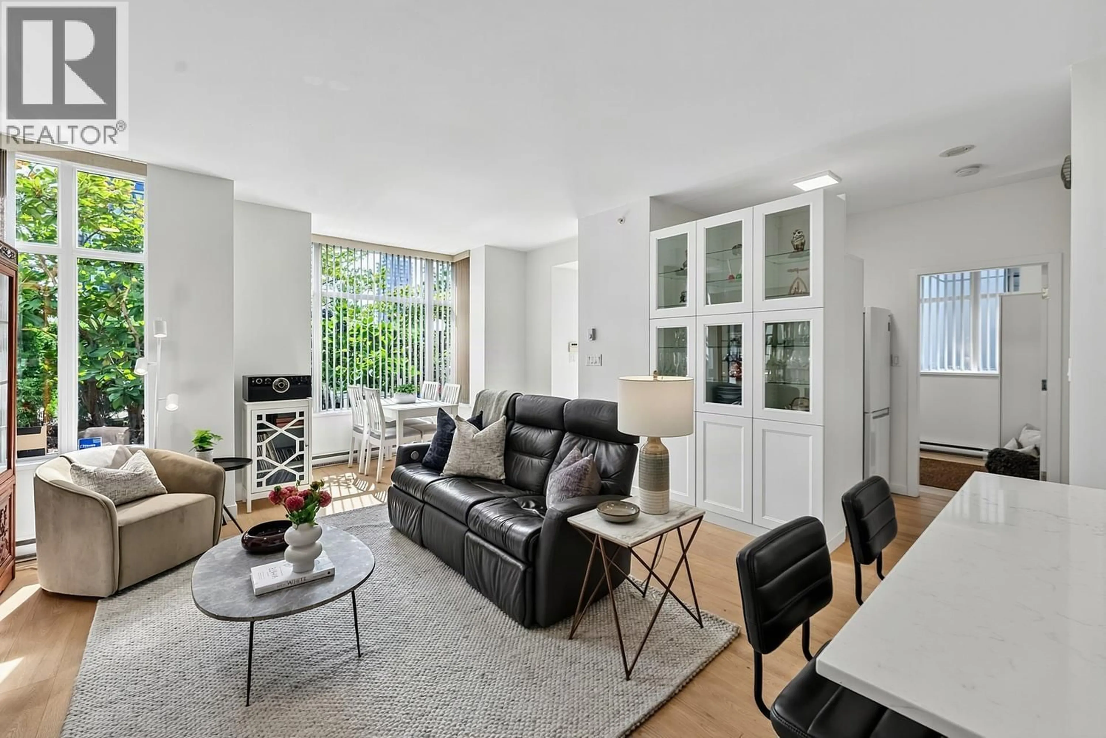 Living room with furniture, unknown for TH5 - 2088 MADISON AVENUE, Burnaby British Columbia V5C6T5