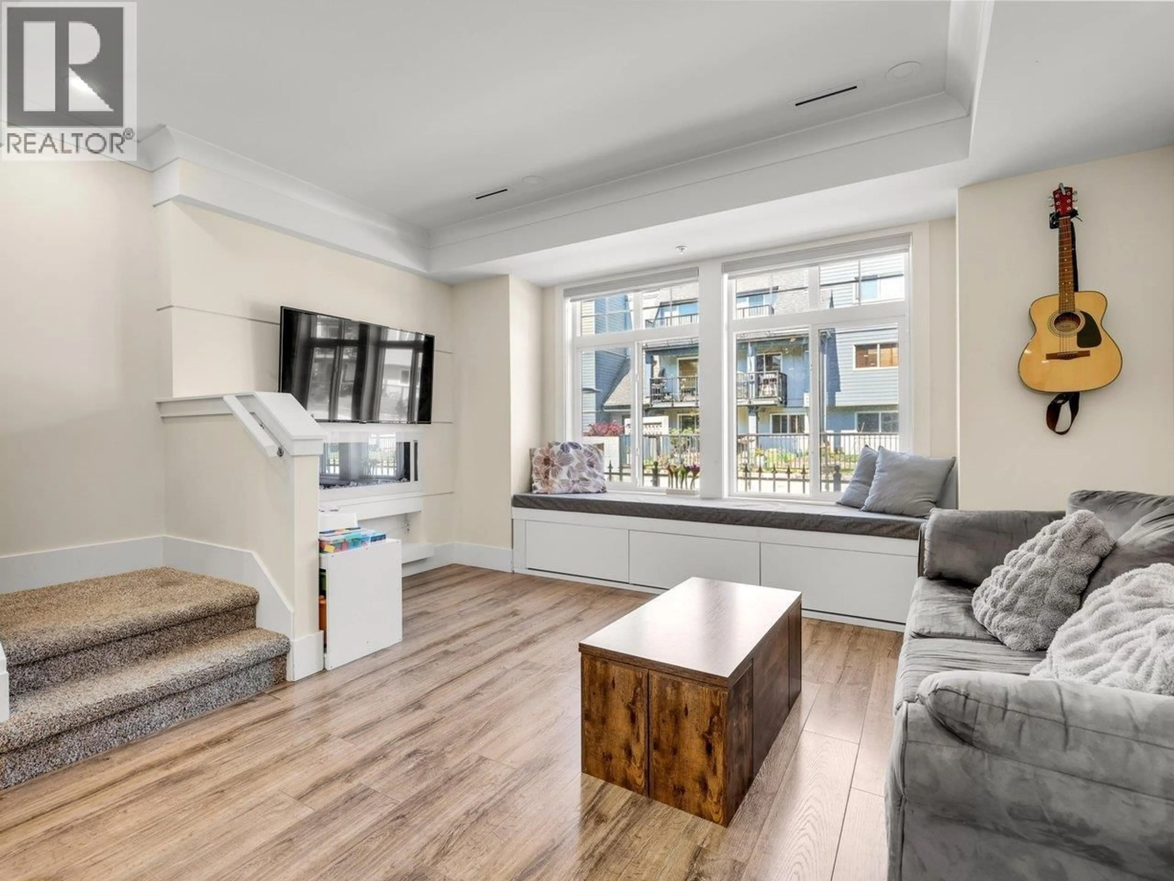 Living room with furniture, unknown for 4916 ELLIS LANE, Delta British Columbia V4K0E1