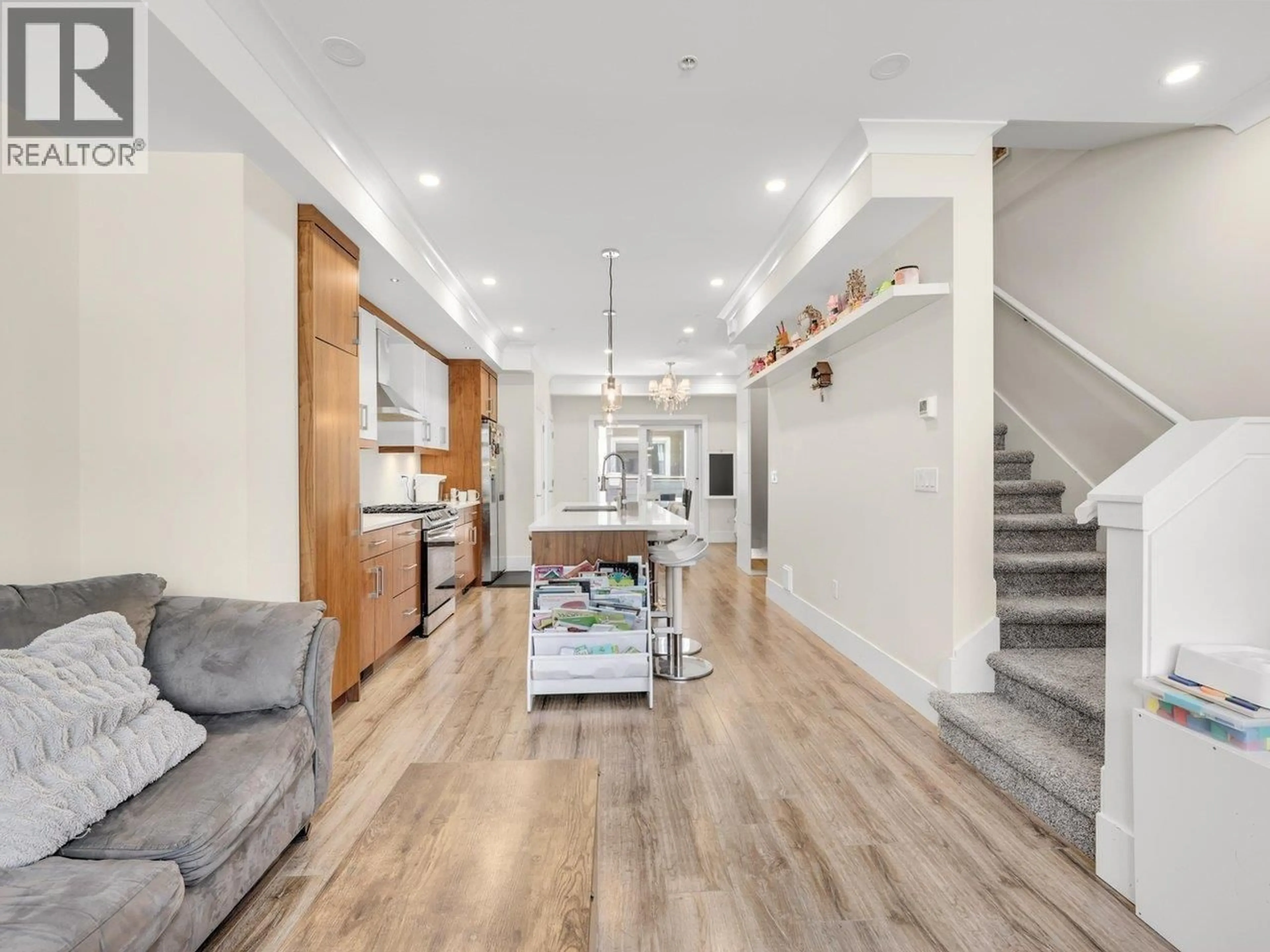 Indoor entryway for 4916 ELLIS LANE, Delta British Columbia V4K0E1