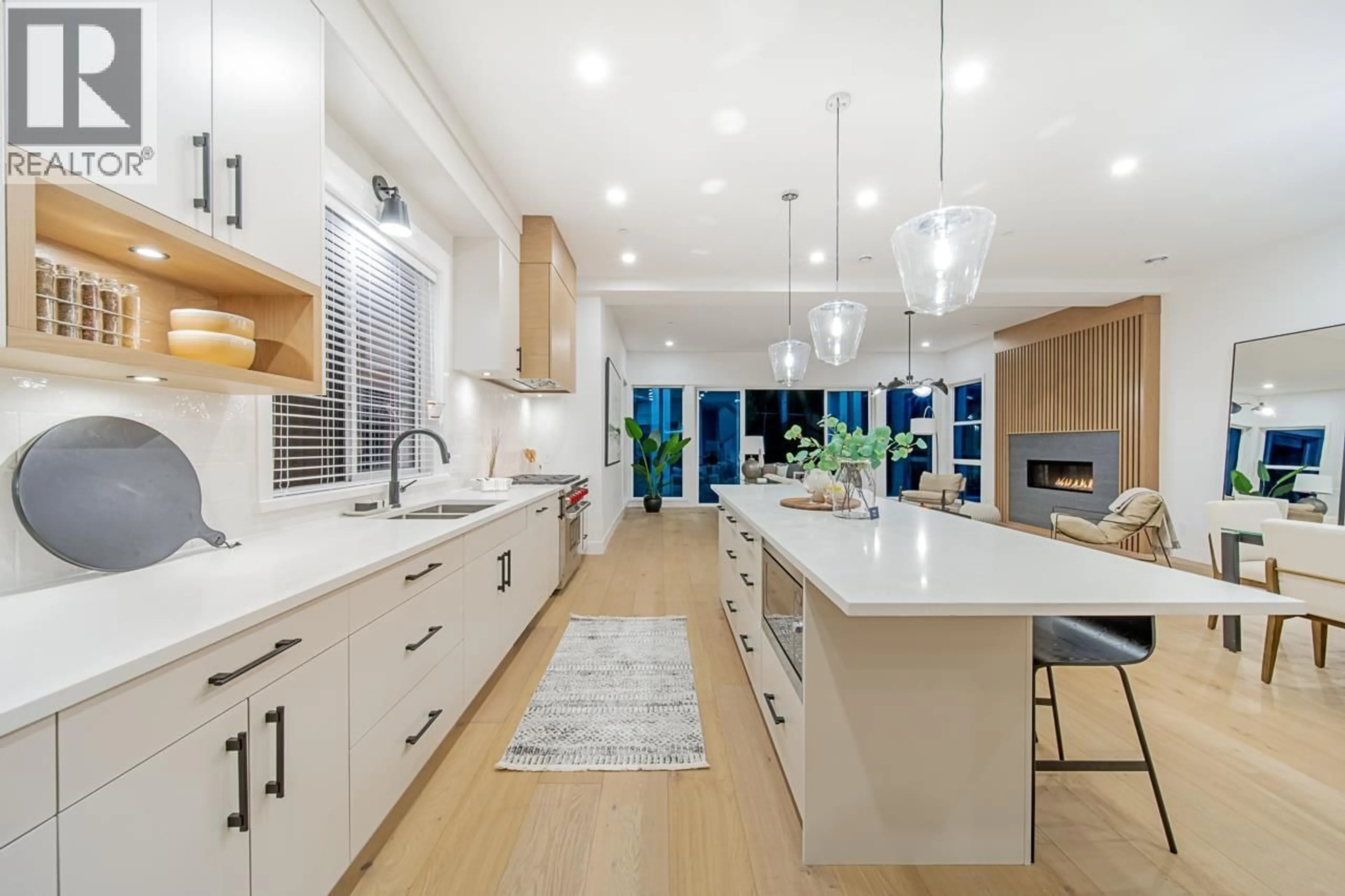 Open concept kitchen, ceramic/tile floor for 23C GLENMORE DRIVE, West Vancouver British Columbia V7S1A5
